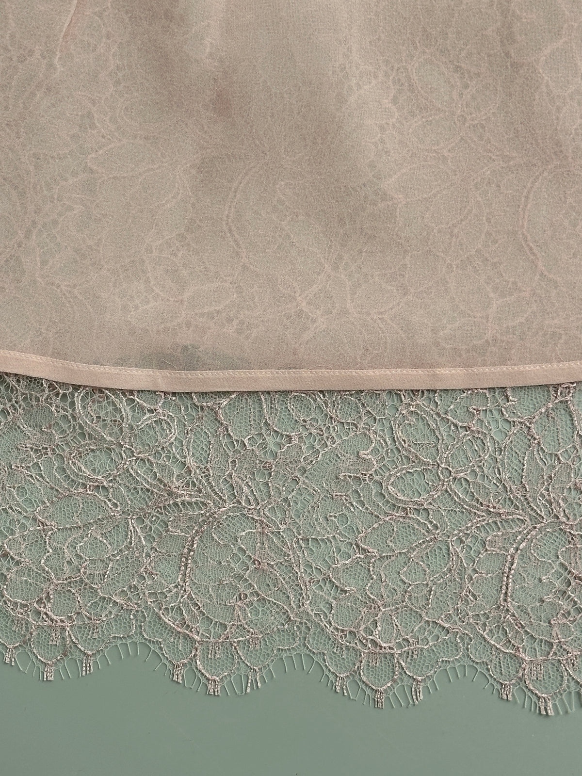 Chanel powder pink lace skirt - size 36