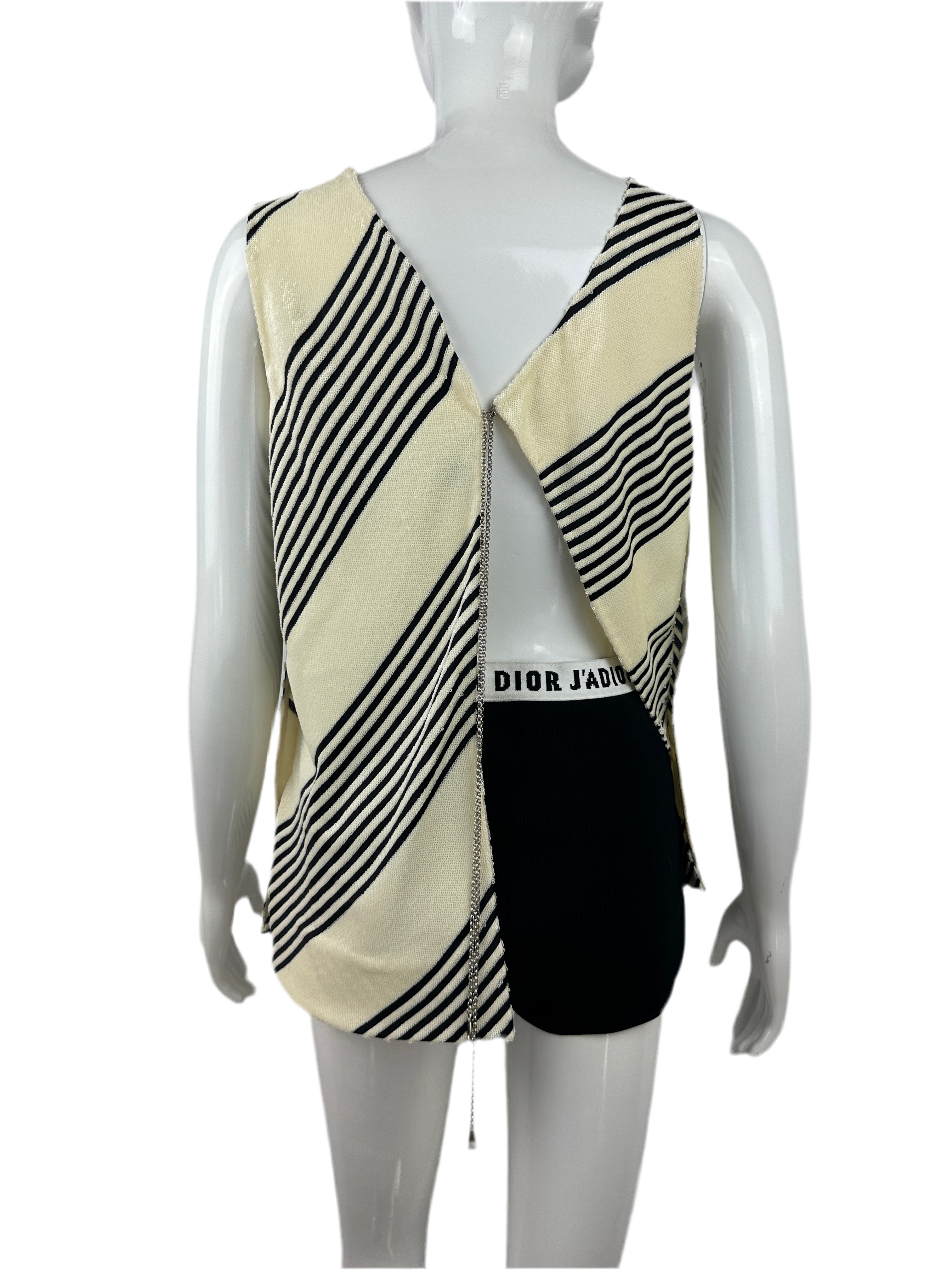 Louis Vuitton crew neck embroidered fluid top - size 38
