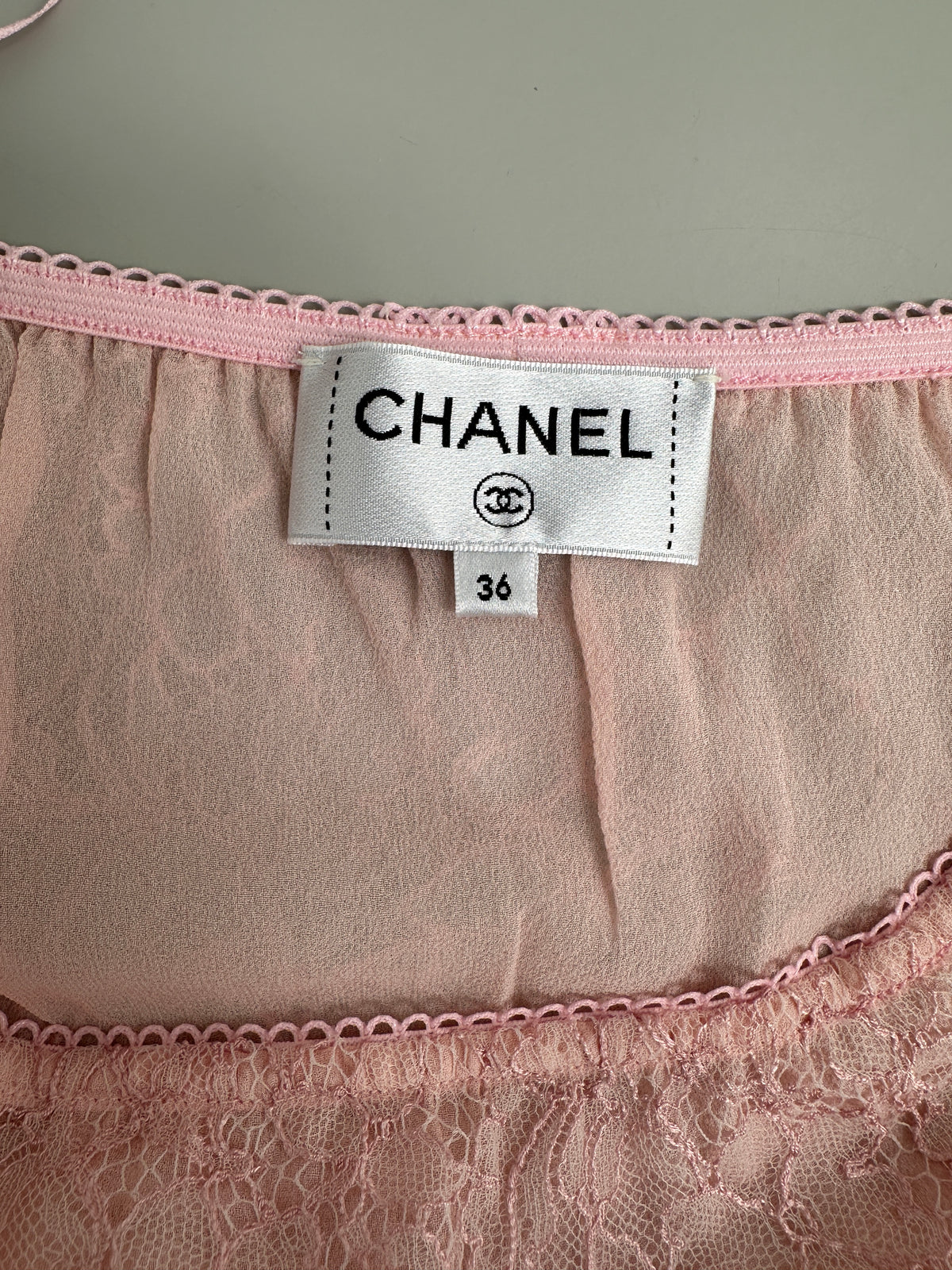 Chanel powder pink lace skirt - size 36