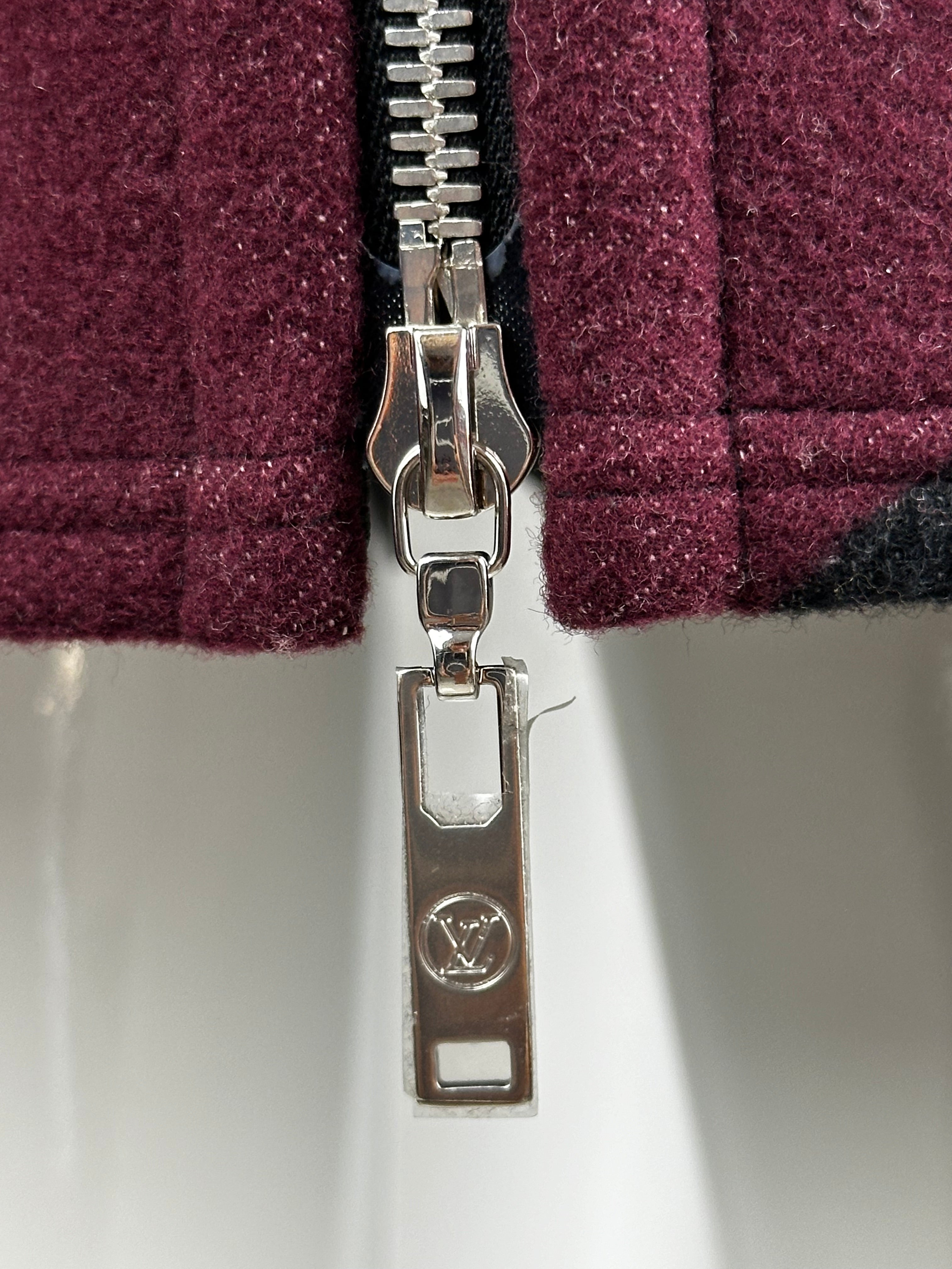 Louis Vuitton cape with geometric shapes - size 34