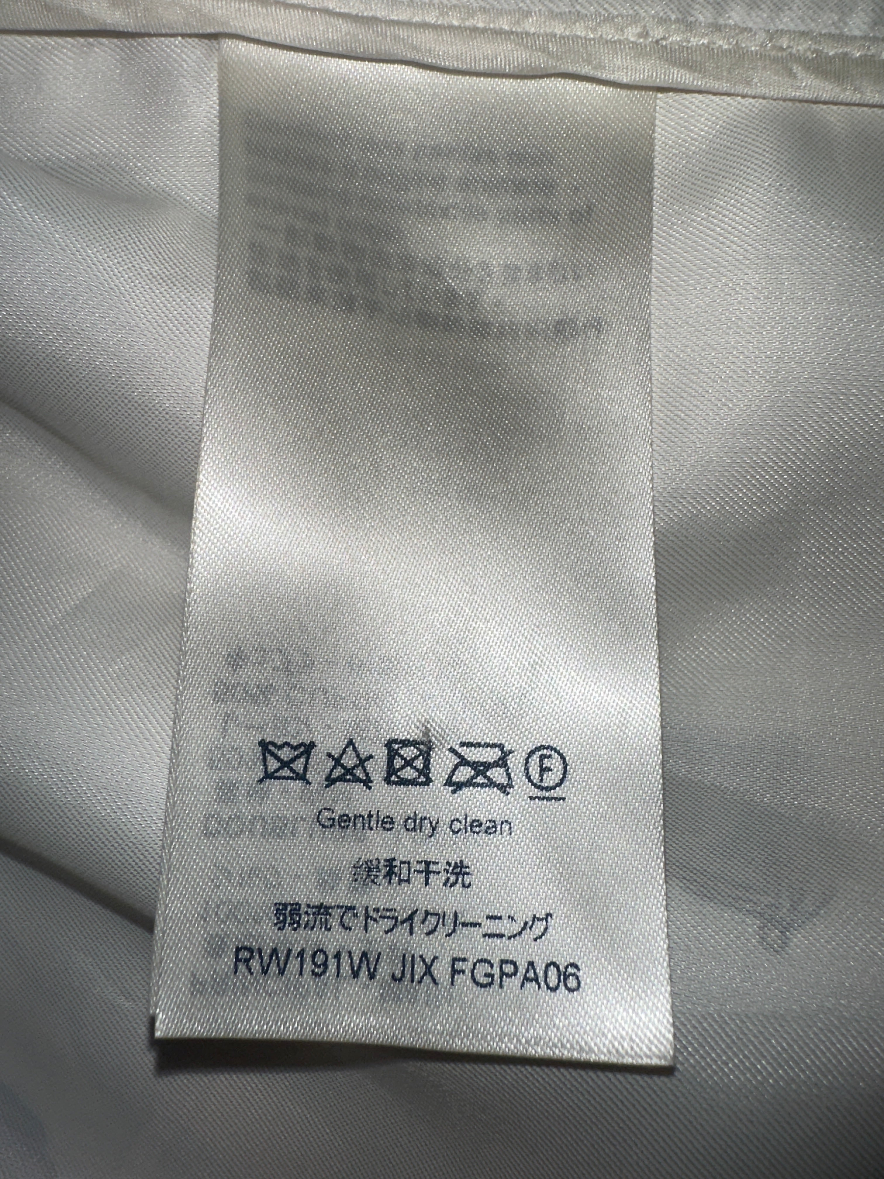 Louis Vuitton short beige with icon Louis Vuitton - size 34