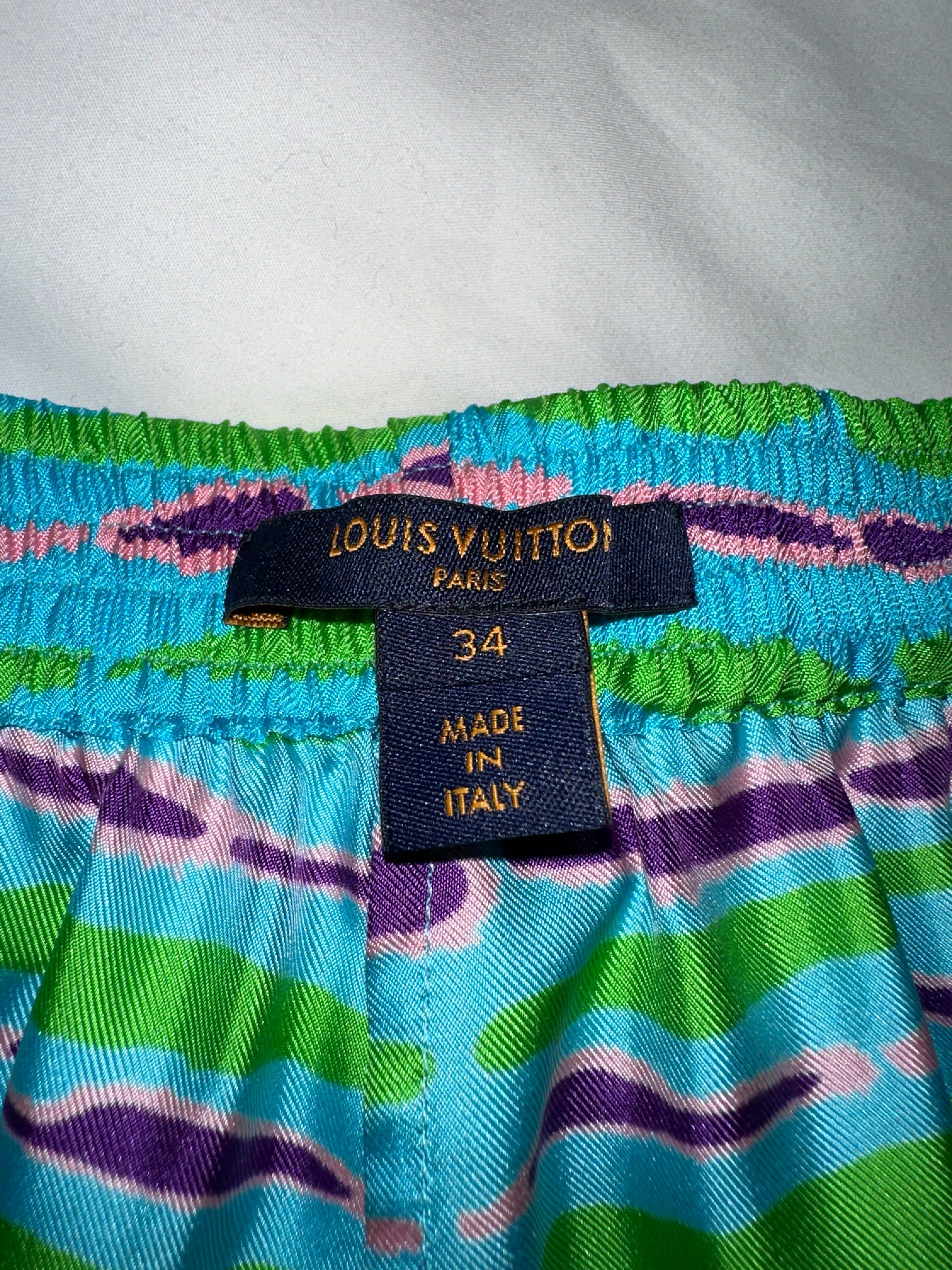 Louis Vuitton blue silk shorts with green, pink and purple shapes - size 34