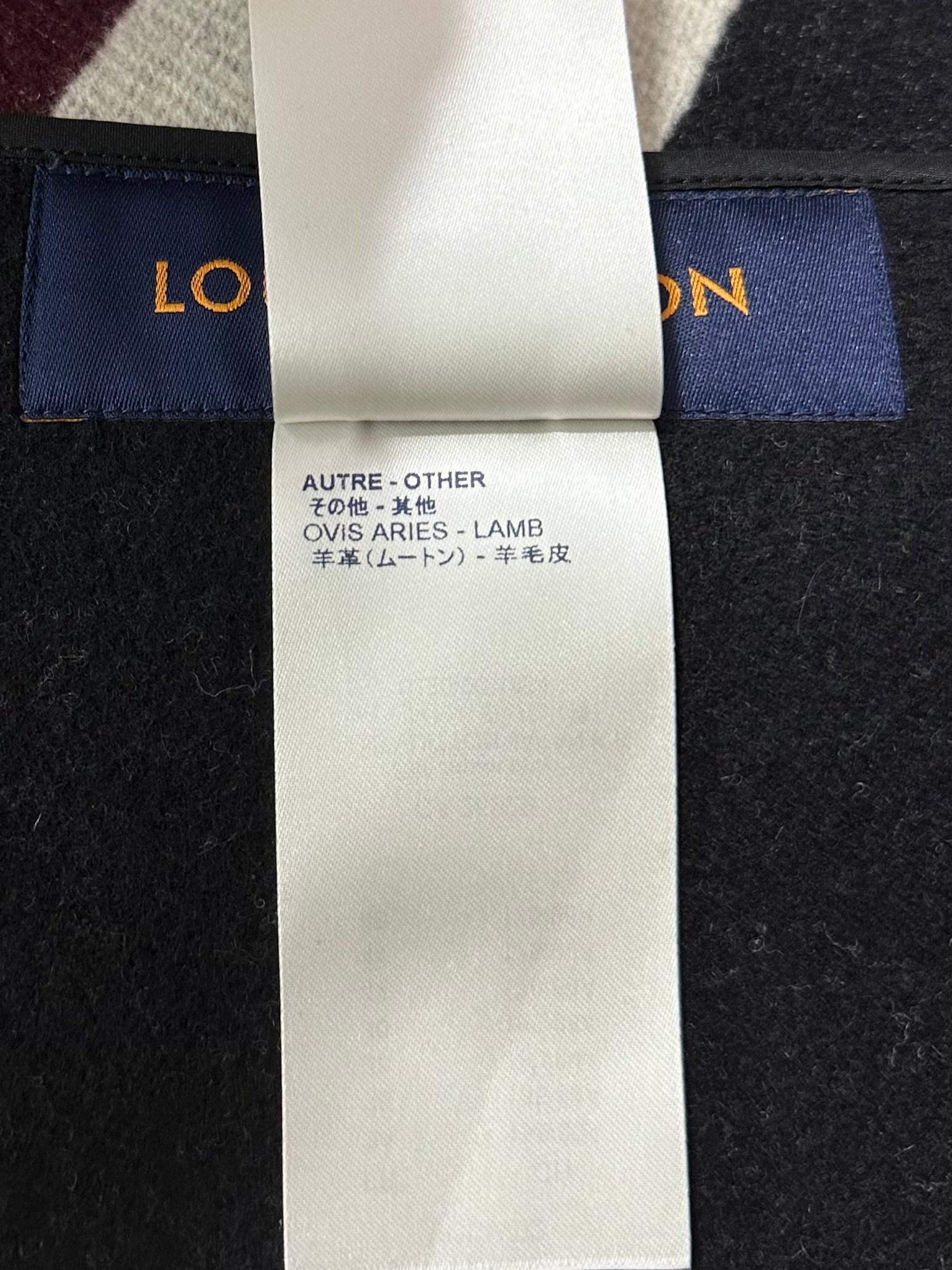 Louis Vuitton cape with geometric shapes - size 34