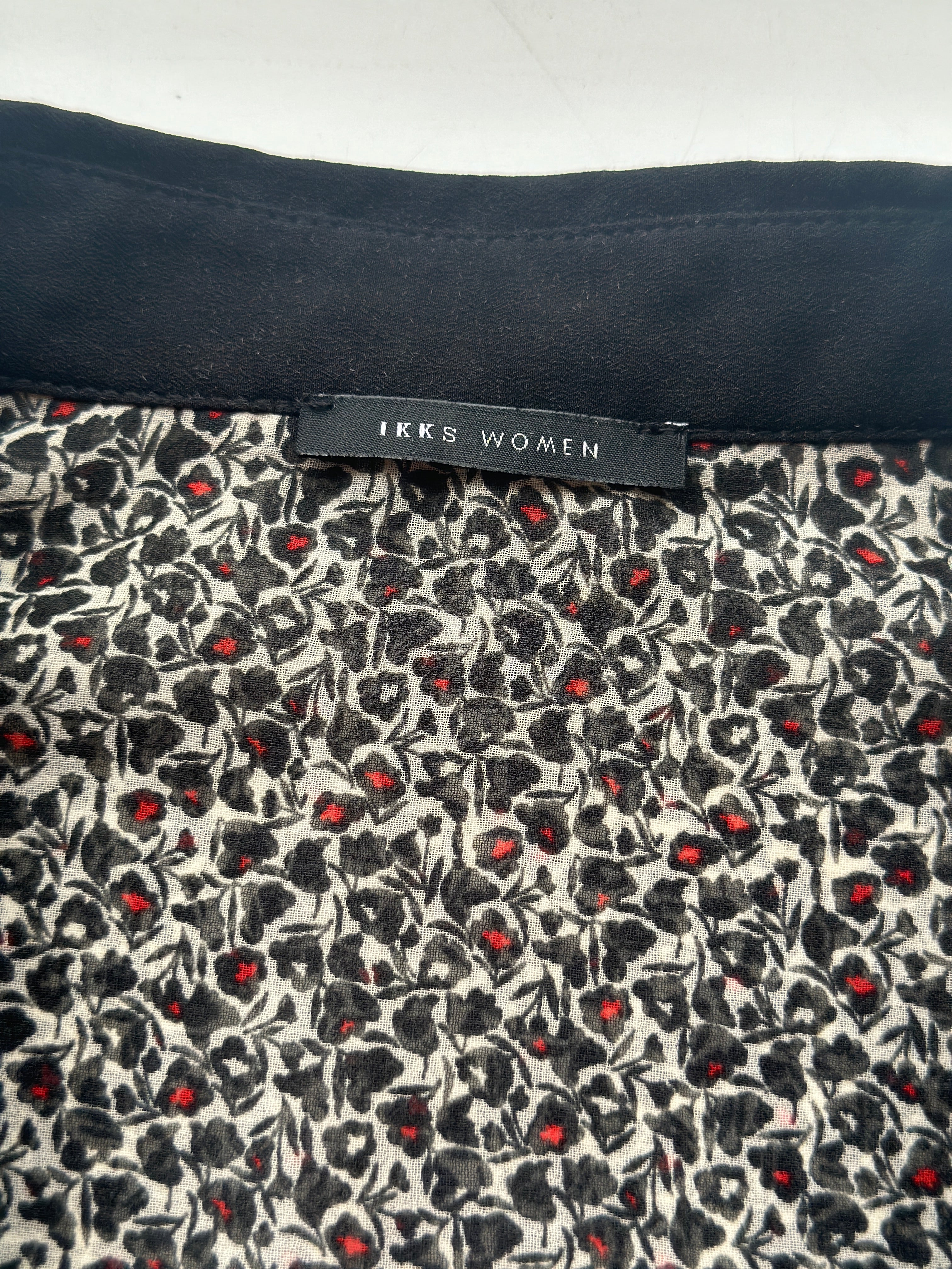 IKKS white blouse with black and red flower motifs - size 36