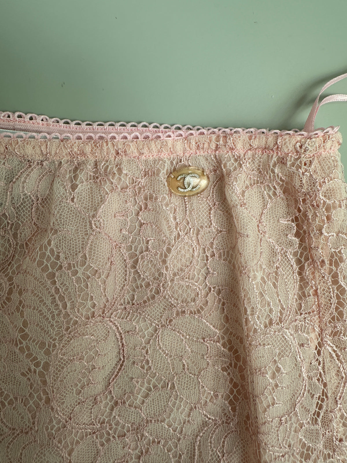 Chanel powder pink lace skirt - size 36
