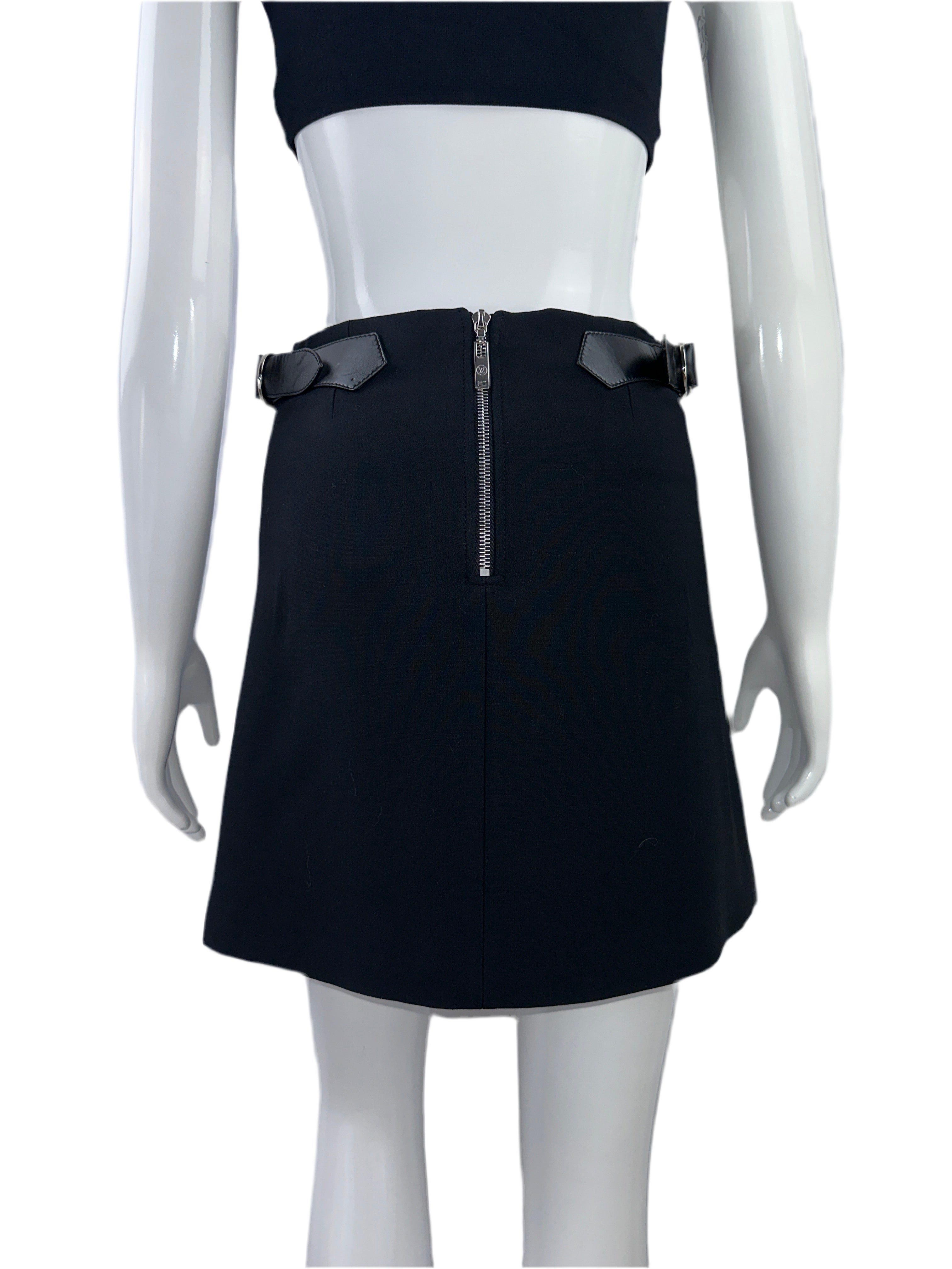 Louis Vuitton black skirt with black return and leather trim - size 36