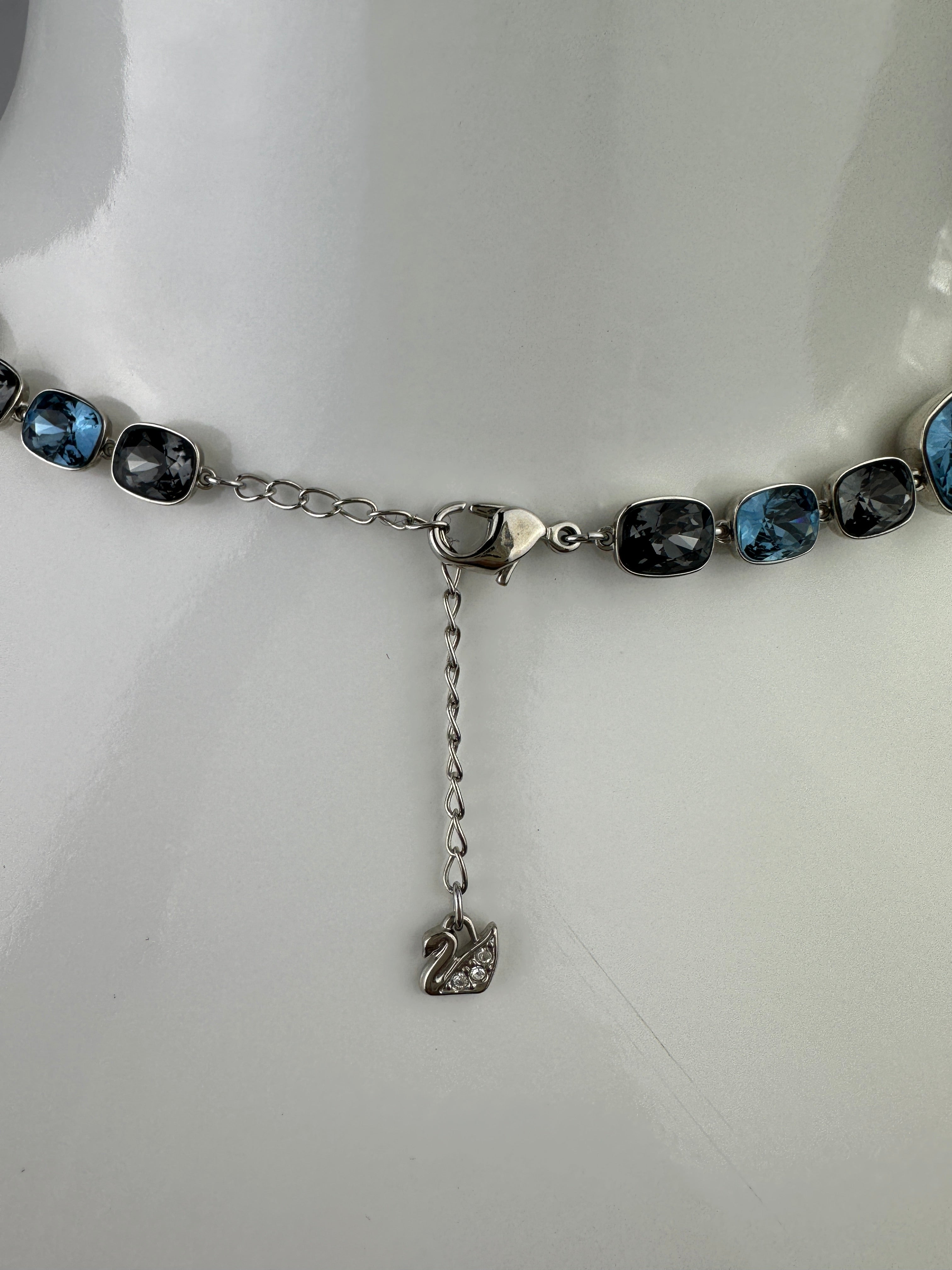 Swarovski gema necklace mixed cuts, blue and white, rhodium plated
