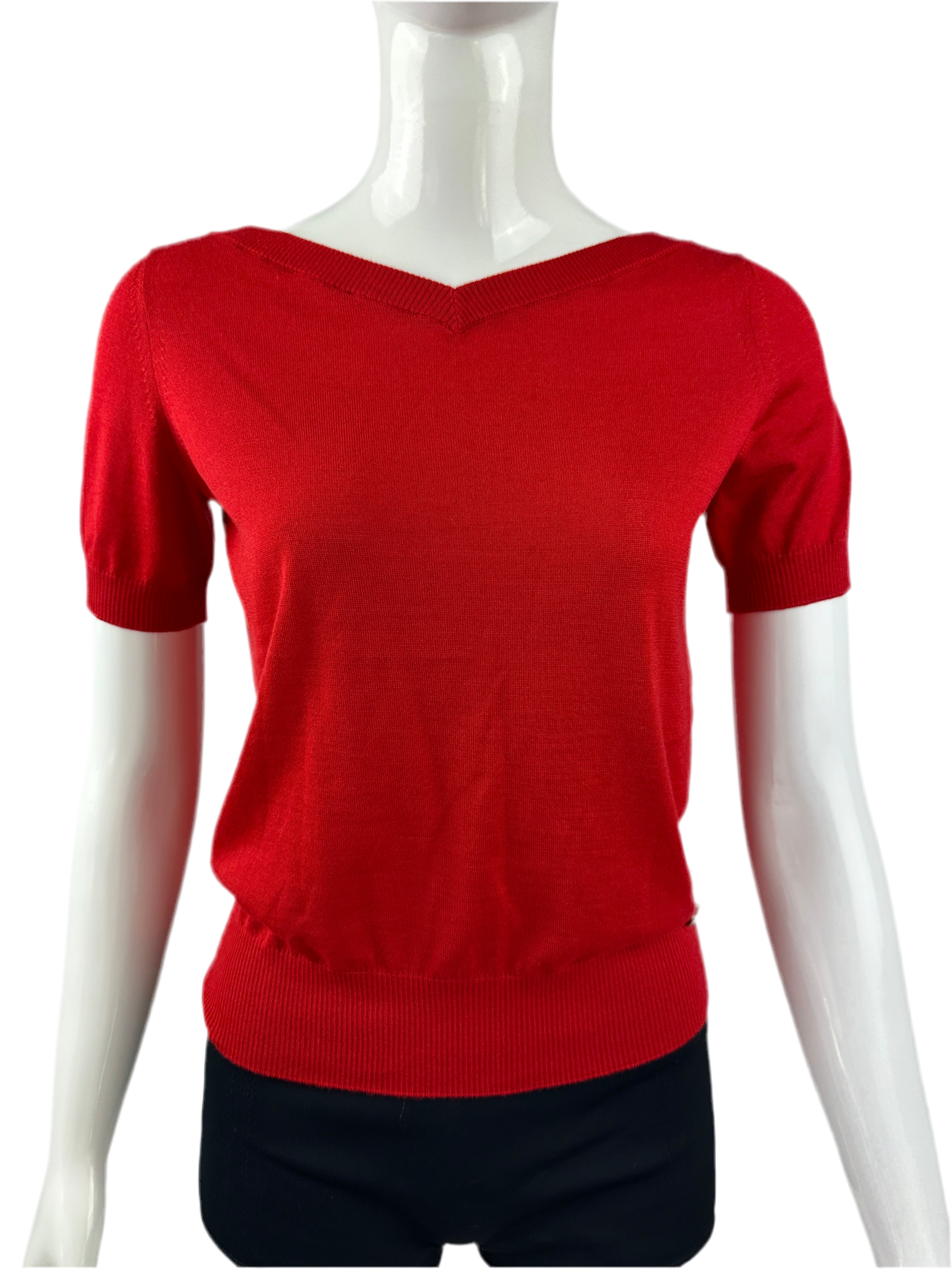 Chanel thin red V-neck sweater short-sleeved - size 36