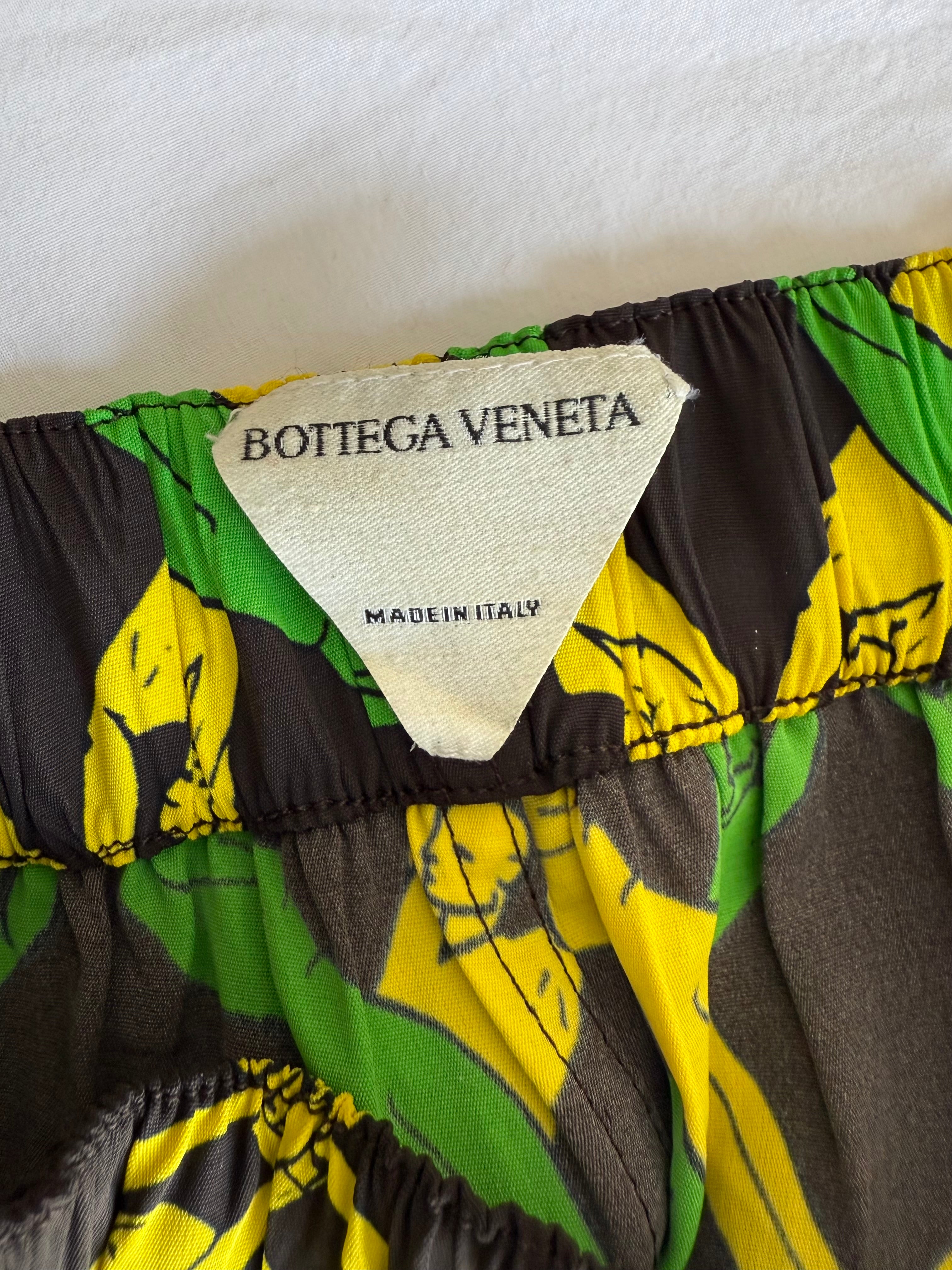 Bottega Veneta fantasia print short - size 34