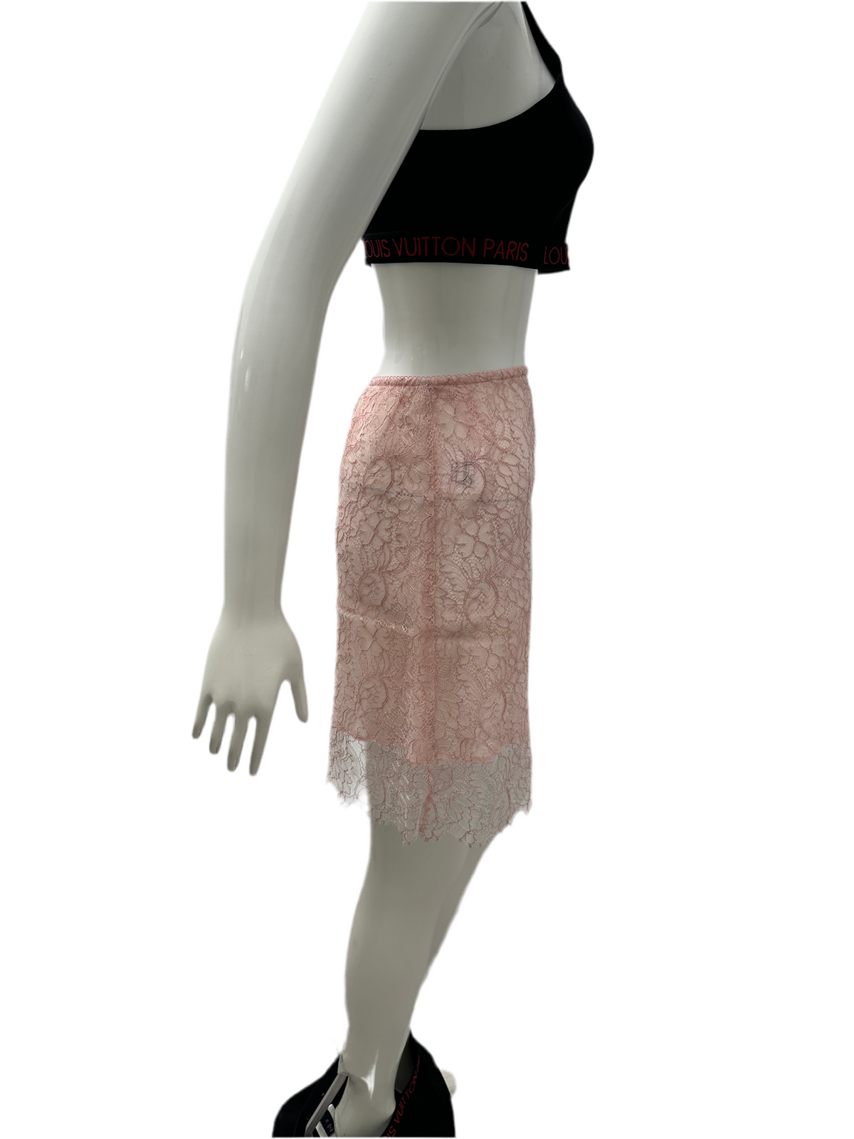 Chanel powder pink lace skirt - size 36