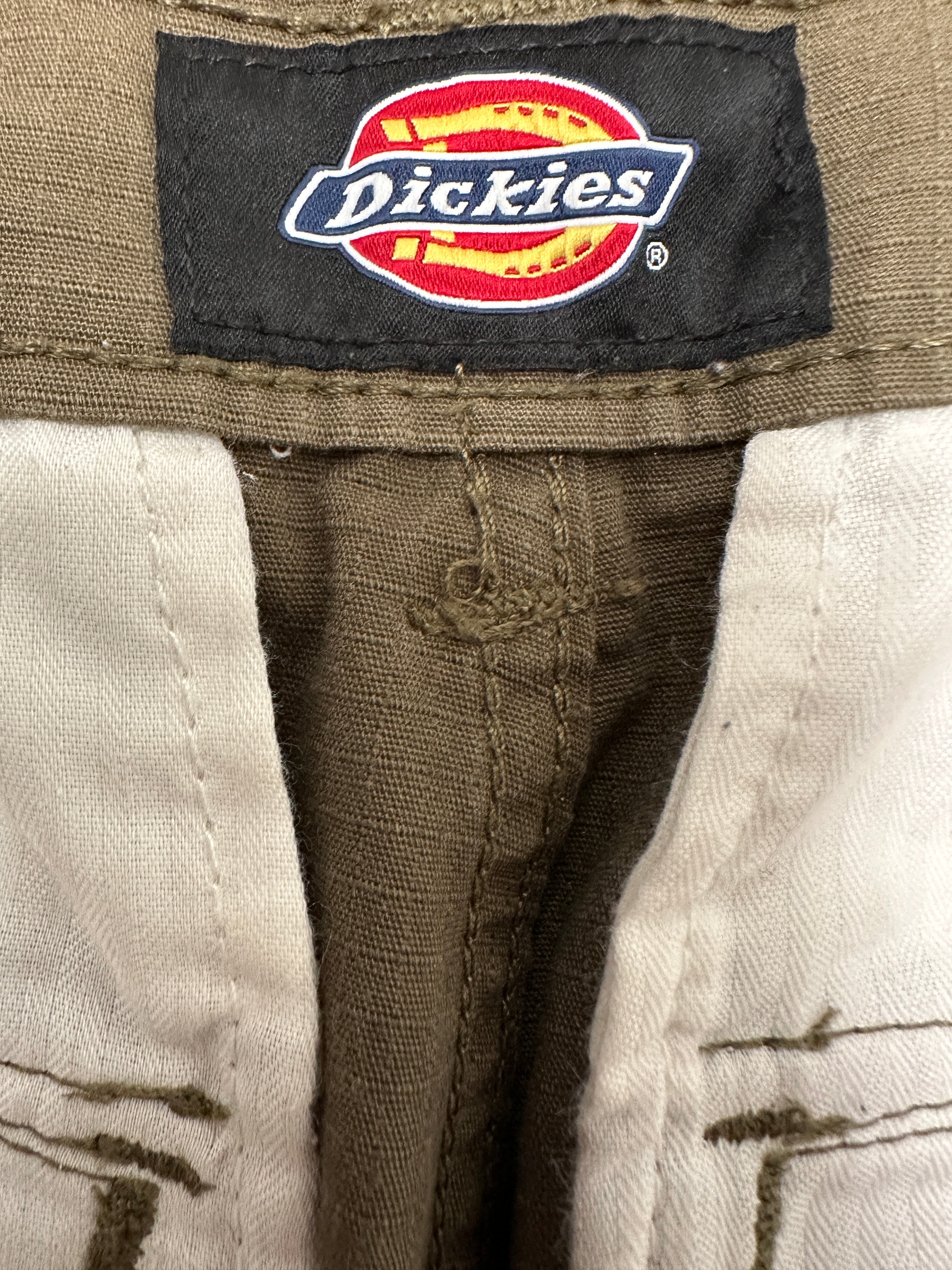 Dickies olive green cargo pants - size W28