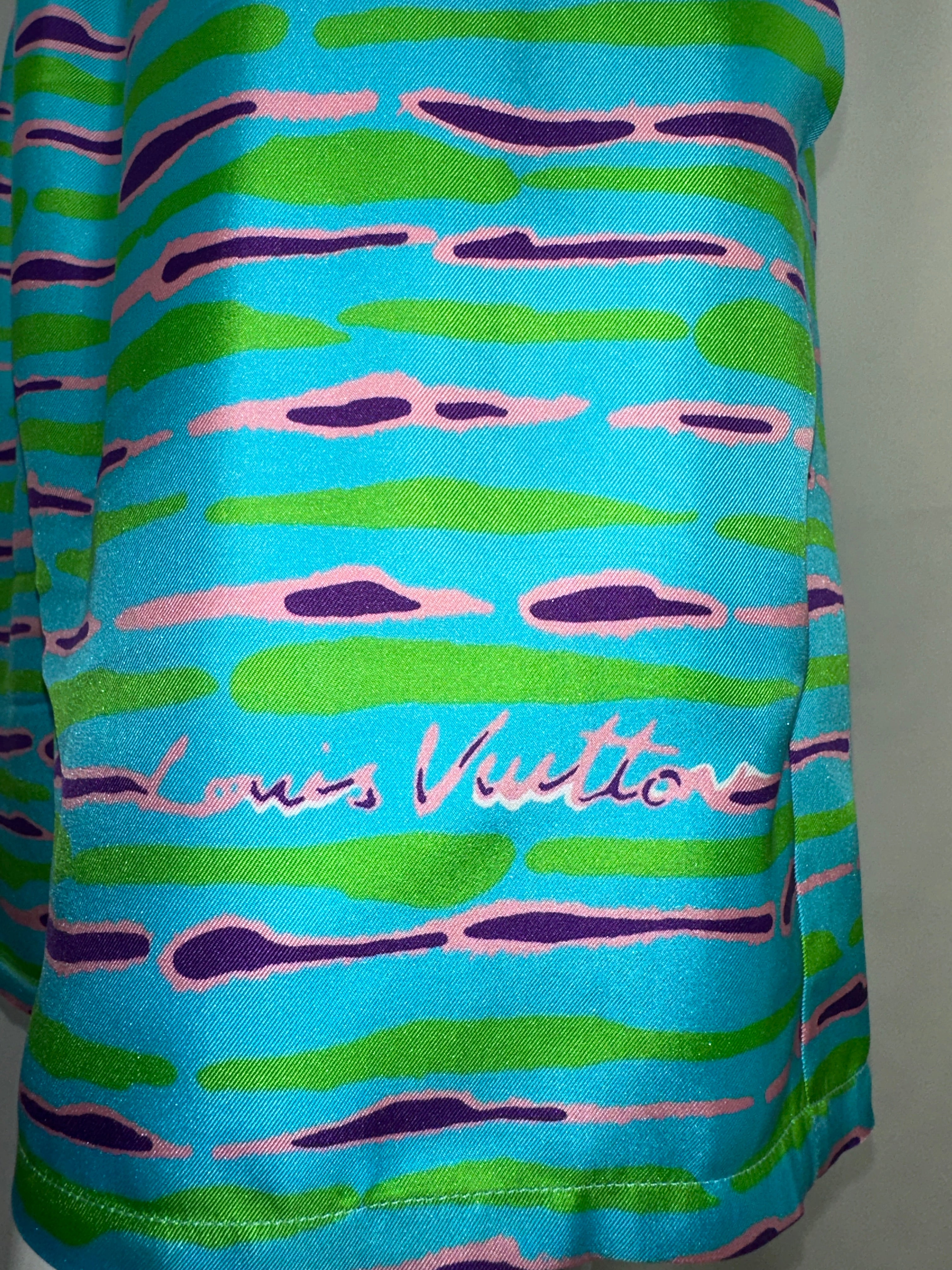 Louis Vuitton blue silk shorts with green, pink and purple shapes - size 34