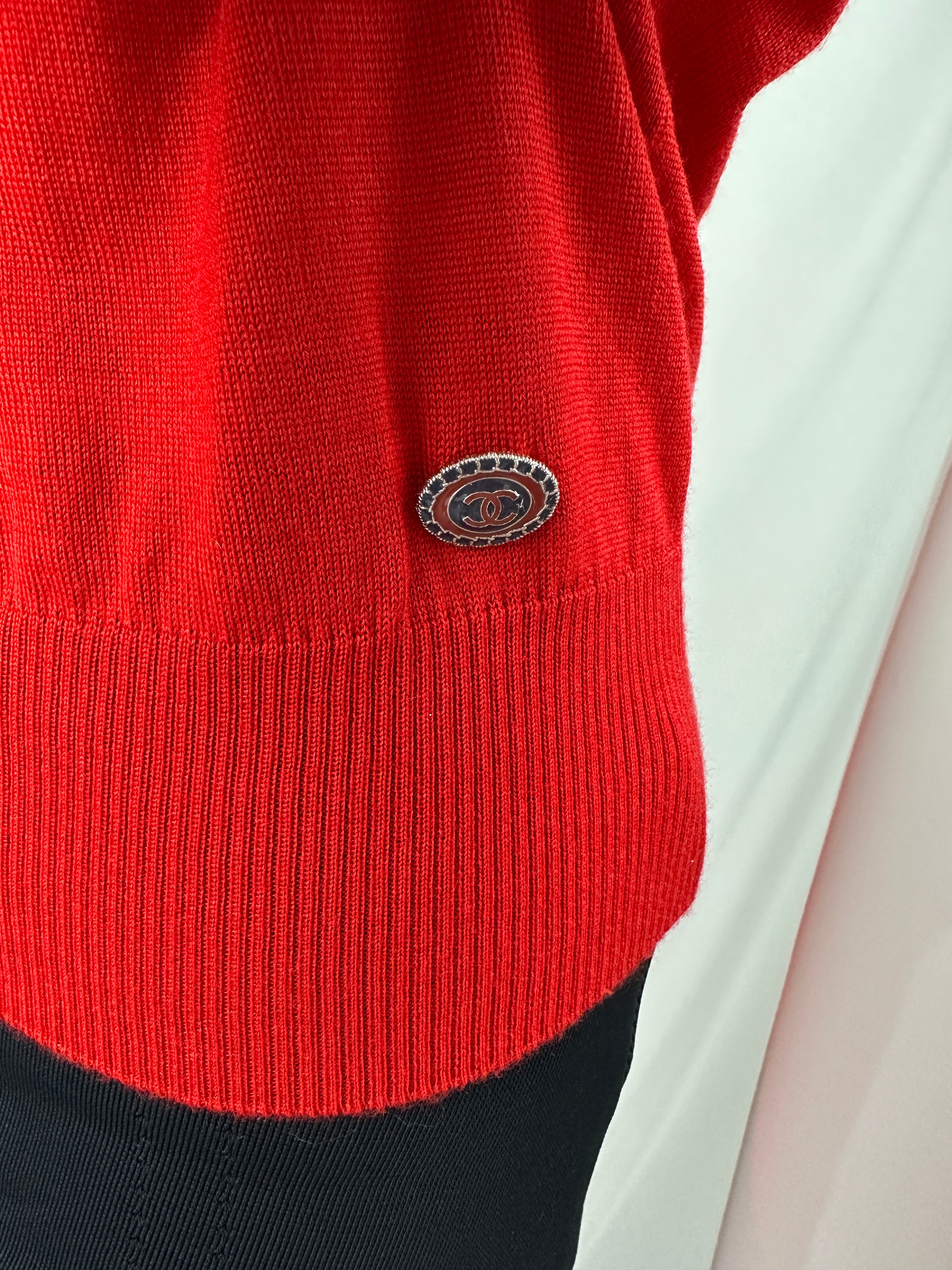 Chanel thin red V-neck sweater short-sleeved - size 36