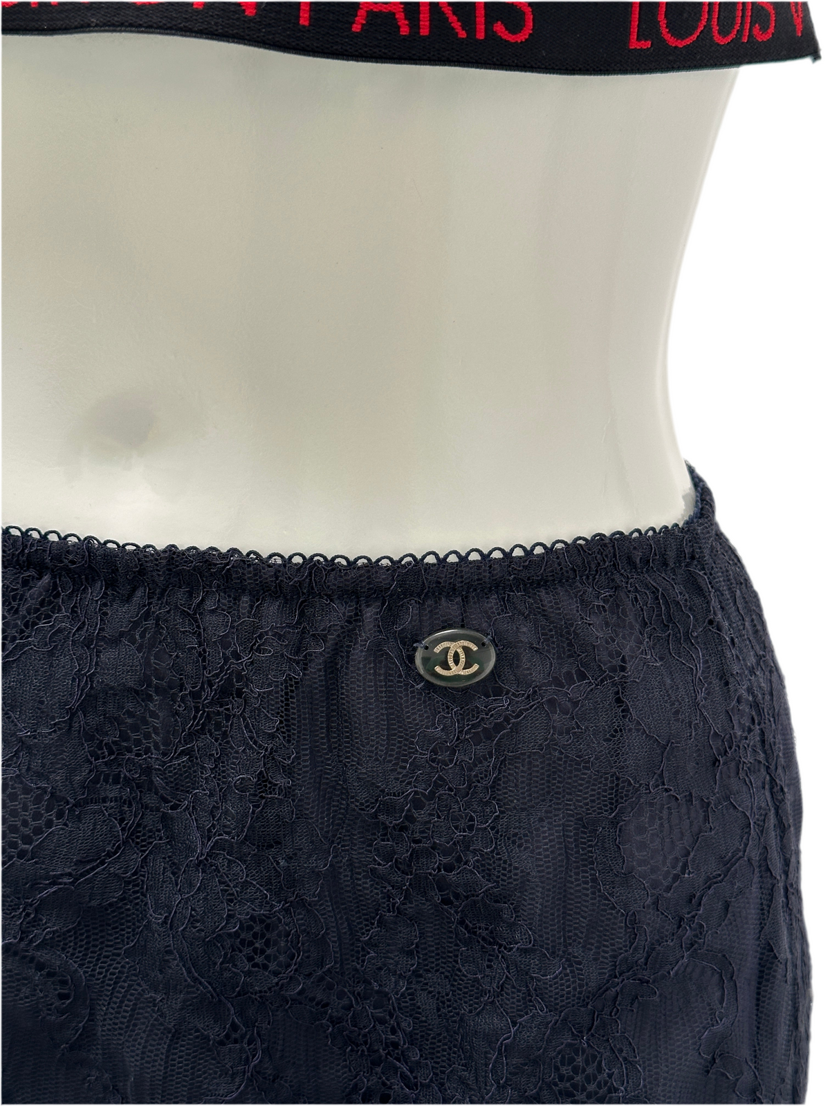 Chanel navy blue lace skirt - size 42