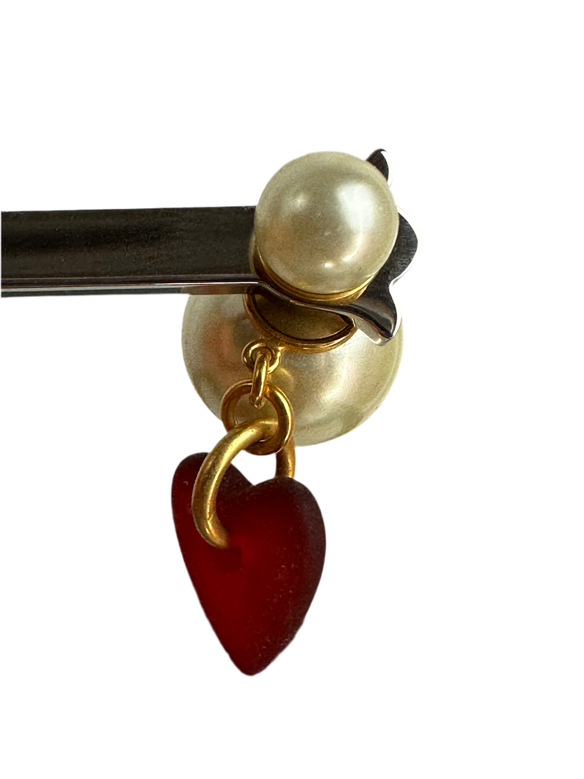 Dior pearl heart amour tribal earring gold red