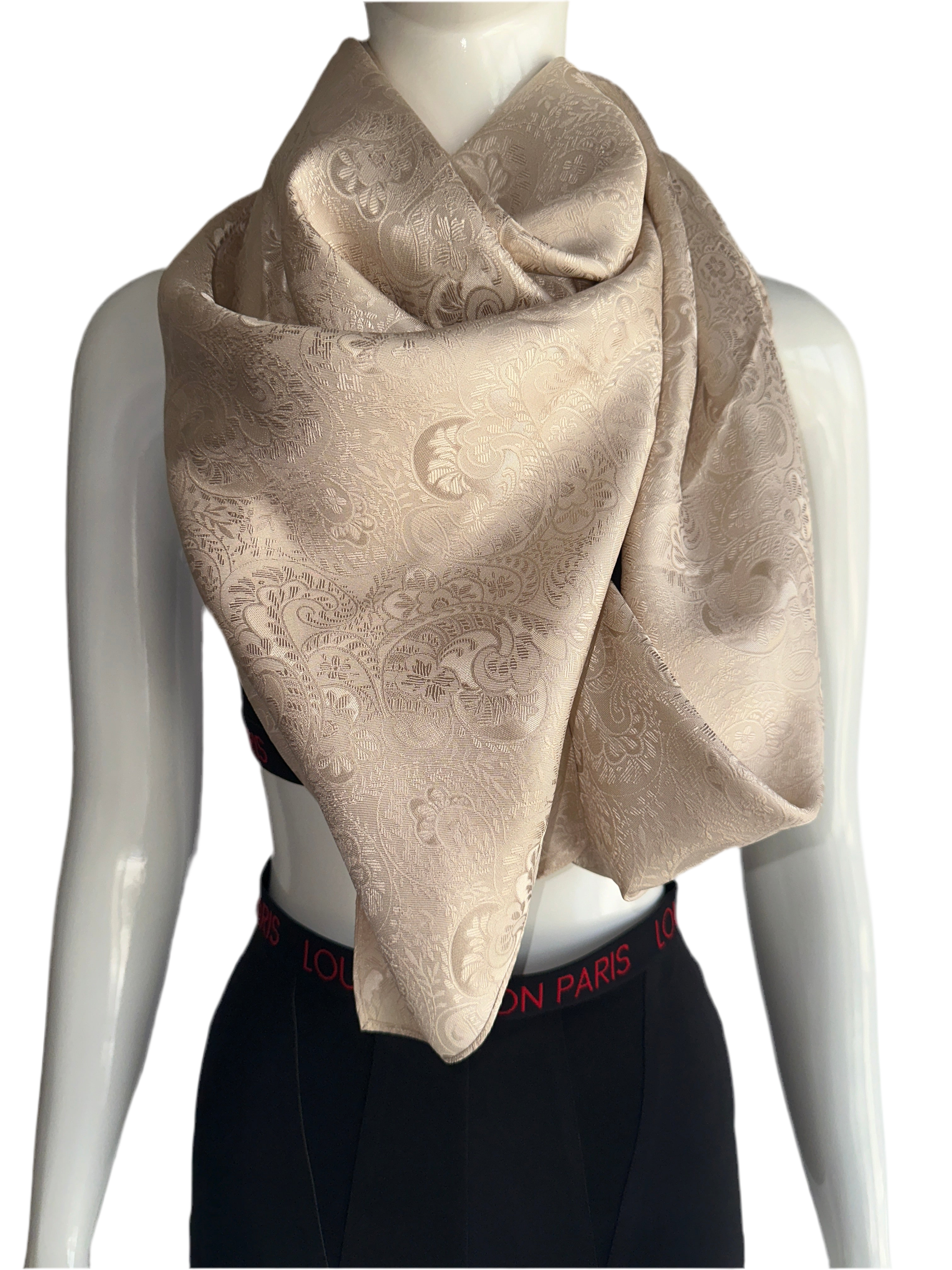 Made to measure gold scarve