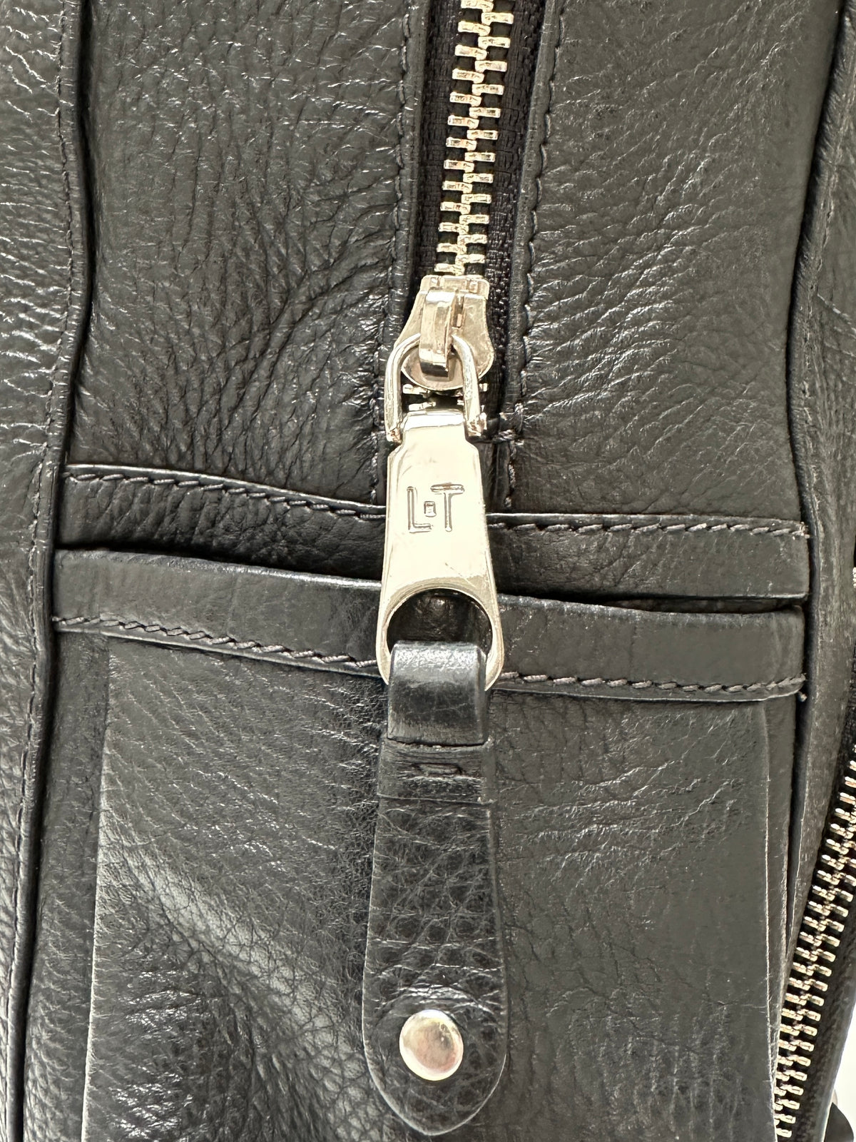 Le Tanneur multi-pocket black bag