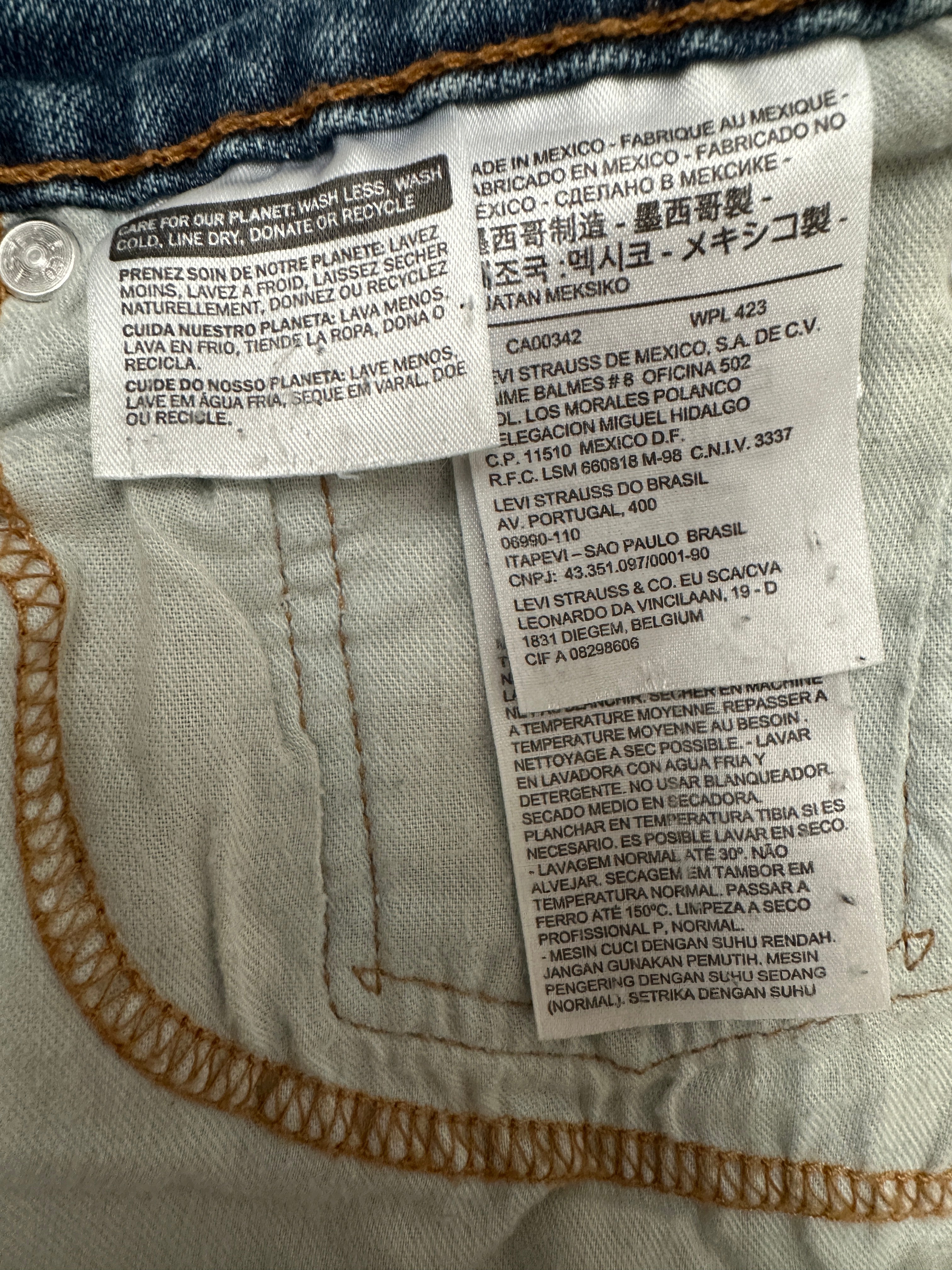 Levi's 511 slim jeans light wash - size W32 L32