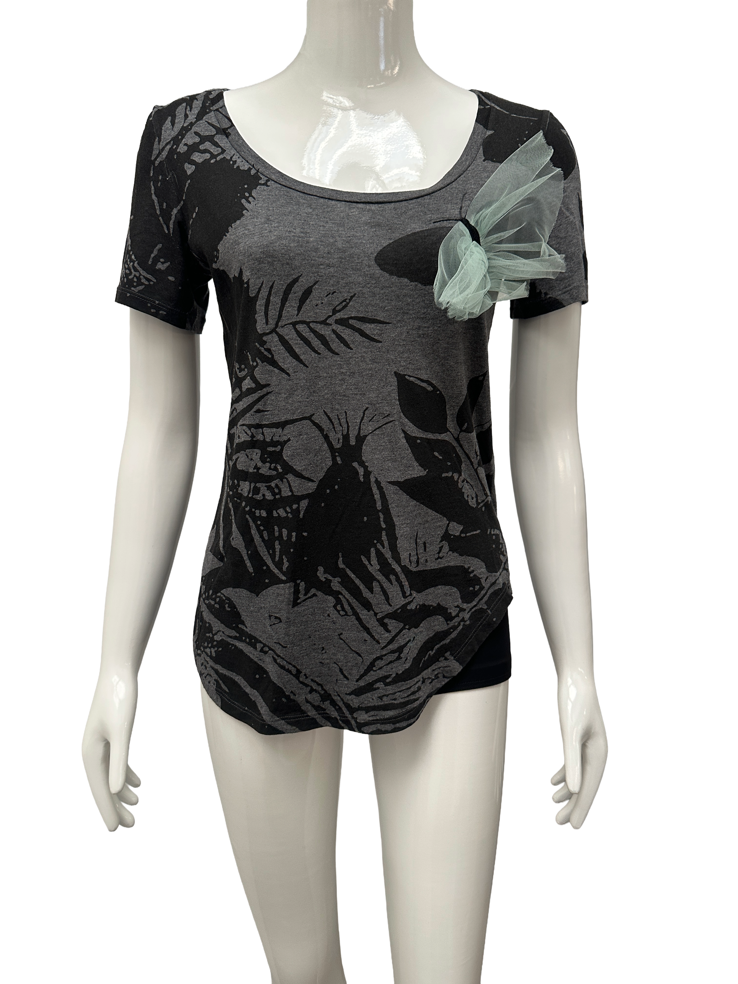 Emporio Armani grey tee shirt with blue butterfly - size 38