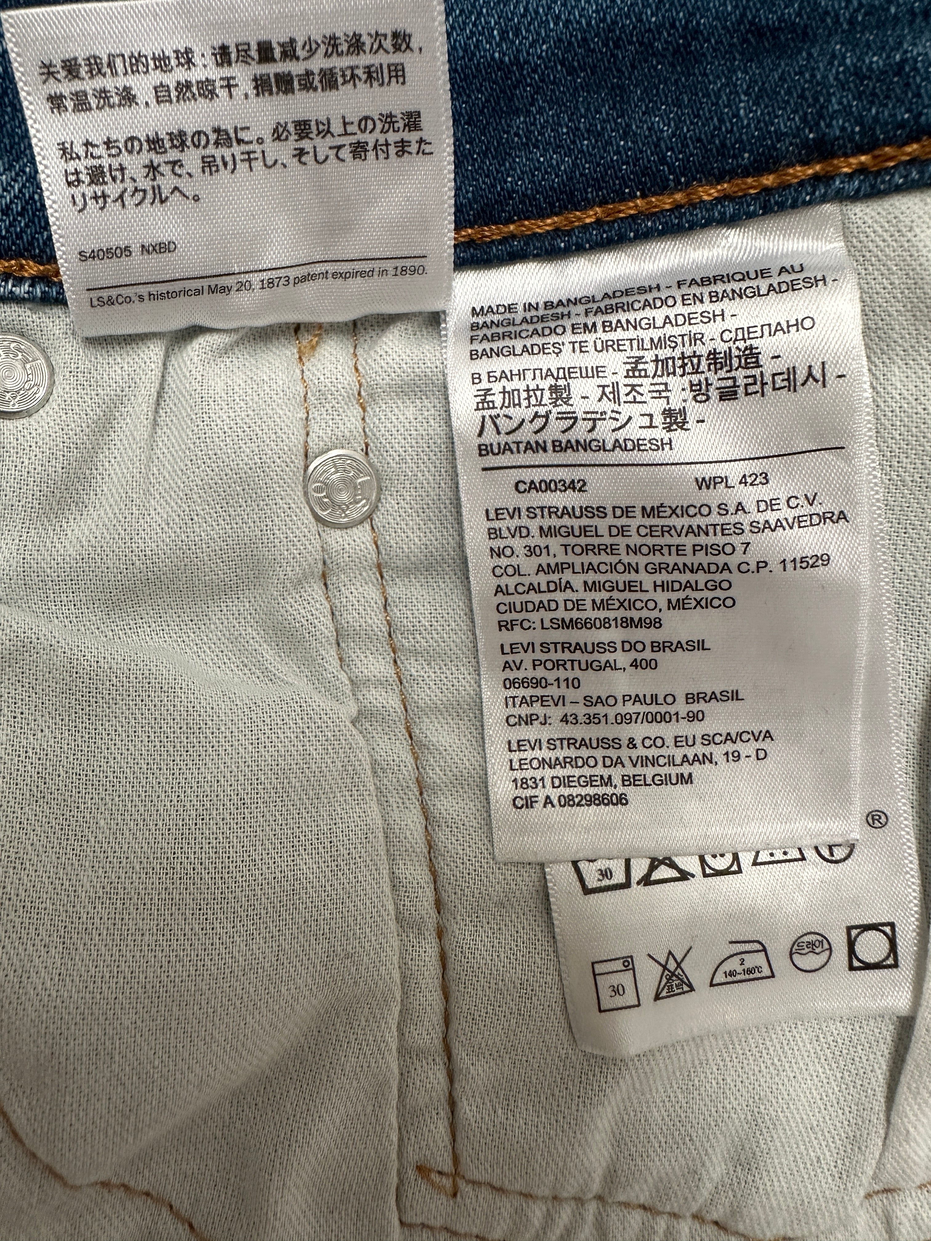 Levi's 511 blue slim jeans - size W34 L32