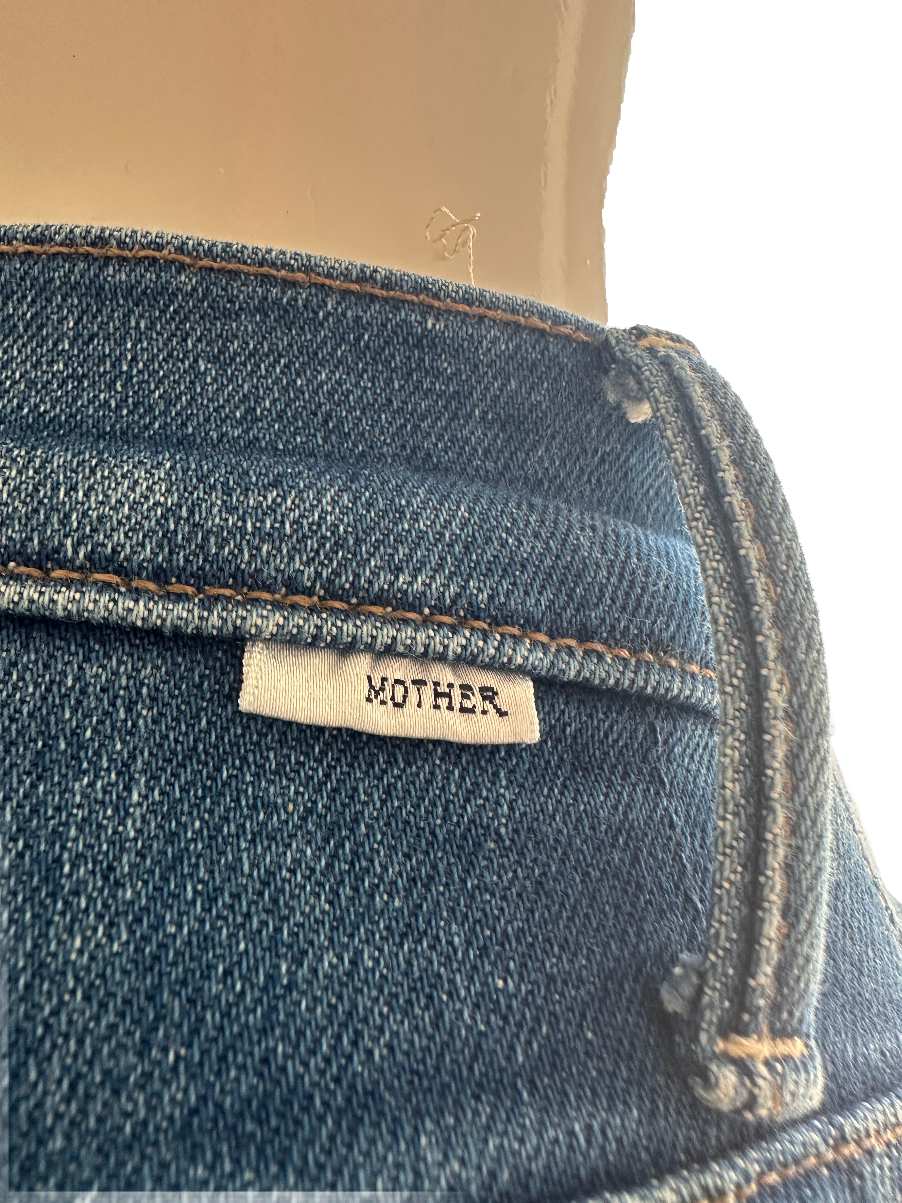 Mother the Weckinder blue Jean Bootcut - size 24