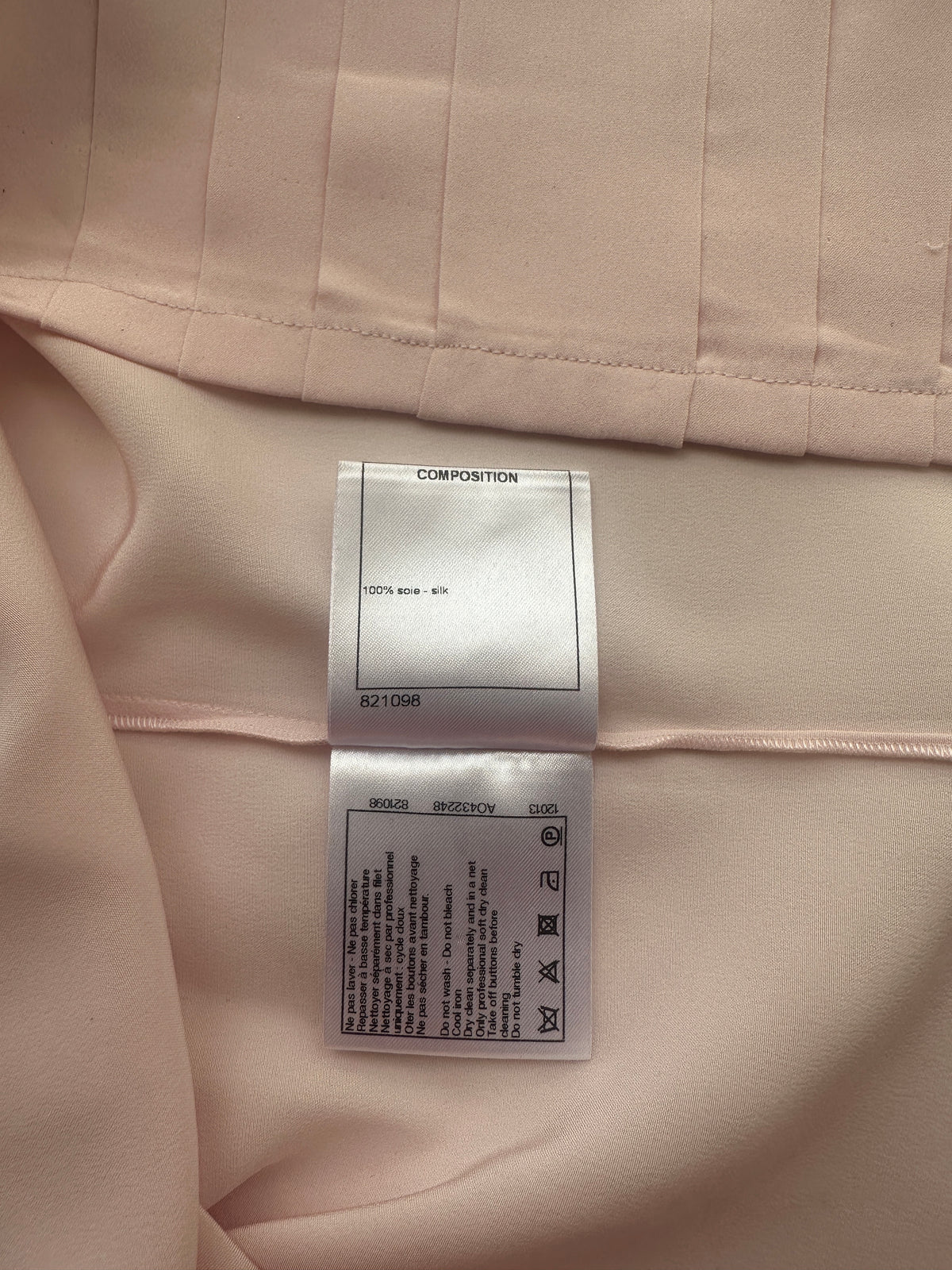 Chanel pink V-neck top - size 36