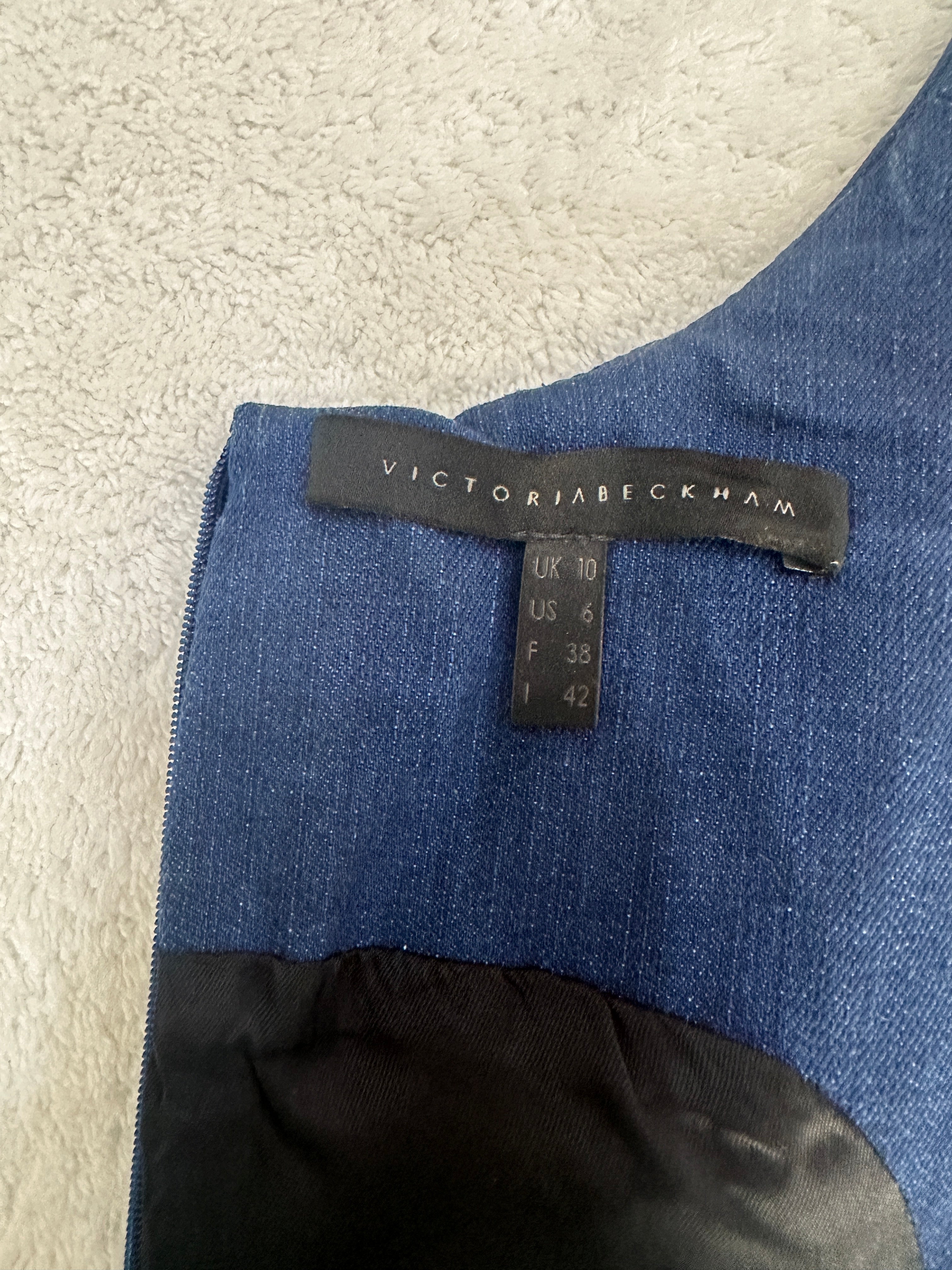 Victoria Beckham sleeveless denim dress with pockets and black belt - size 38