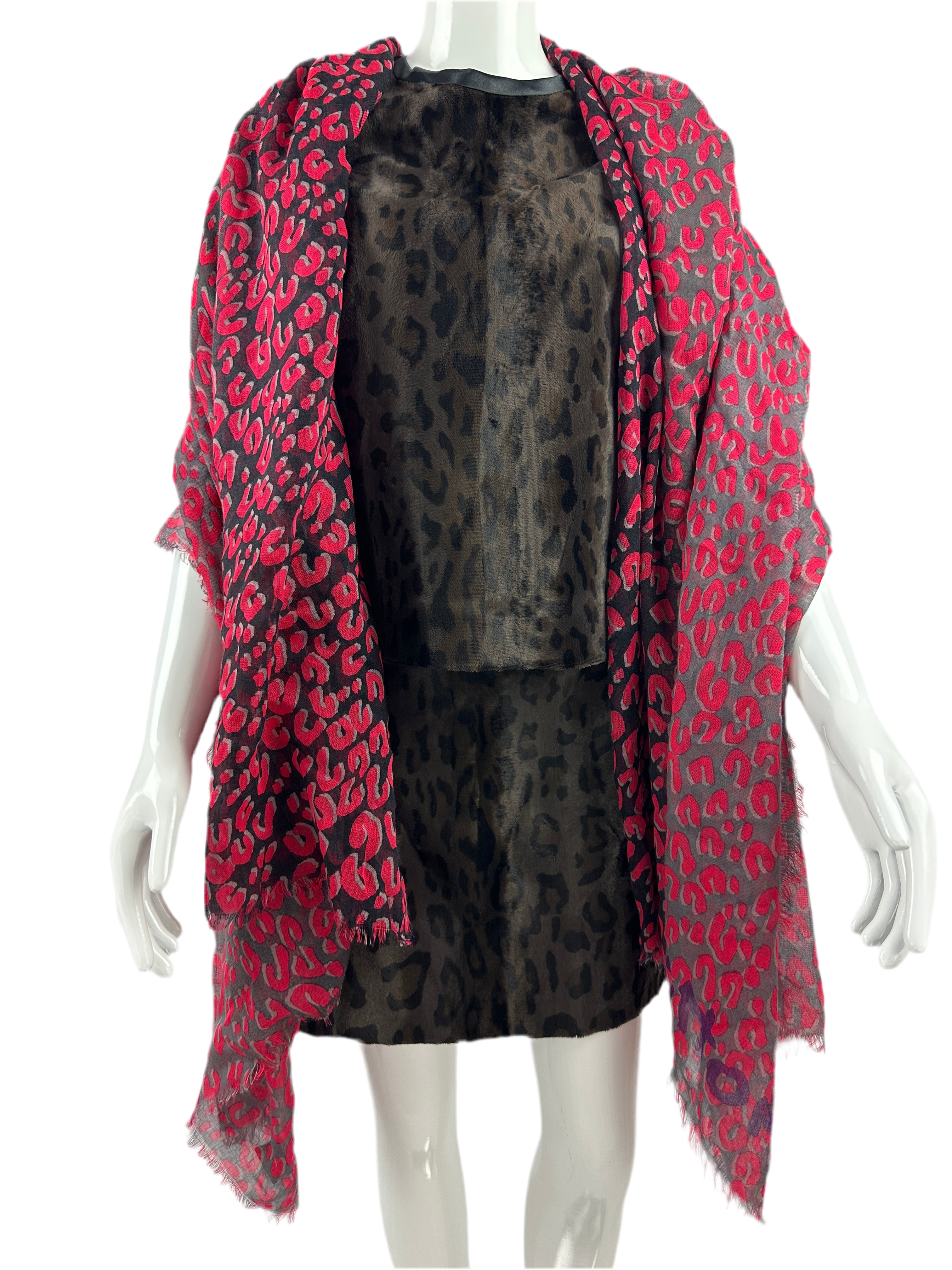 Louis Vuitton fuchsia/black leopard blurry print stole