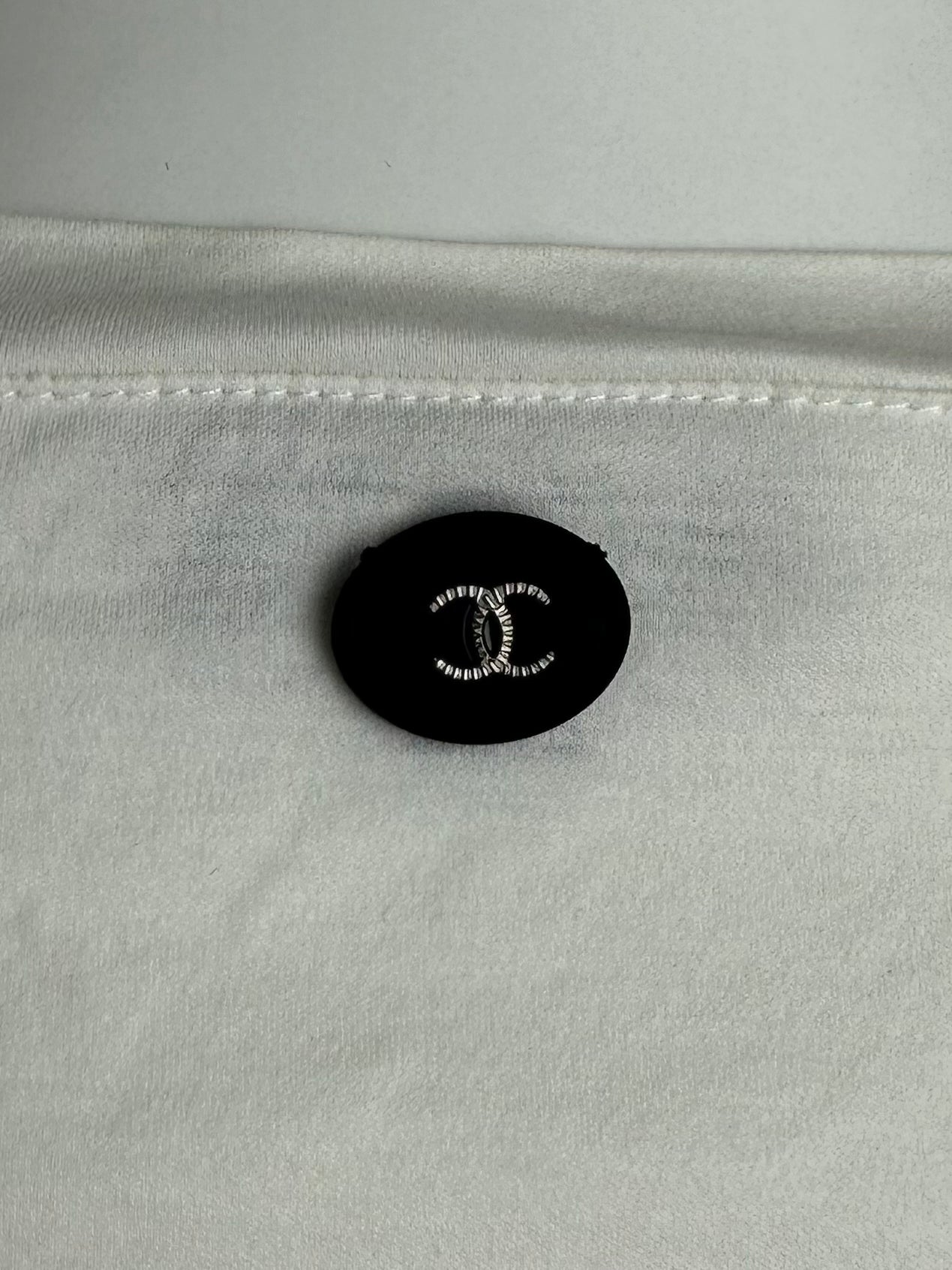 Chanel white top with "Gabrielle Chanel" lettering in navy blue - size 34