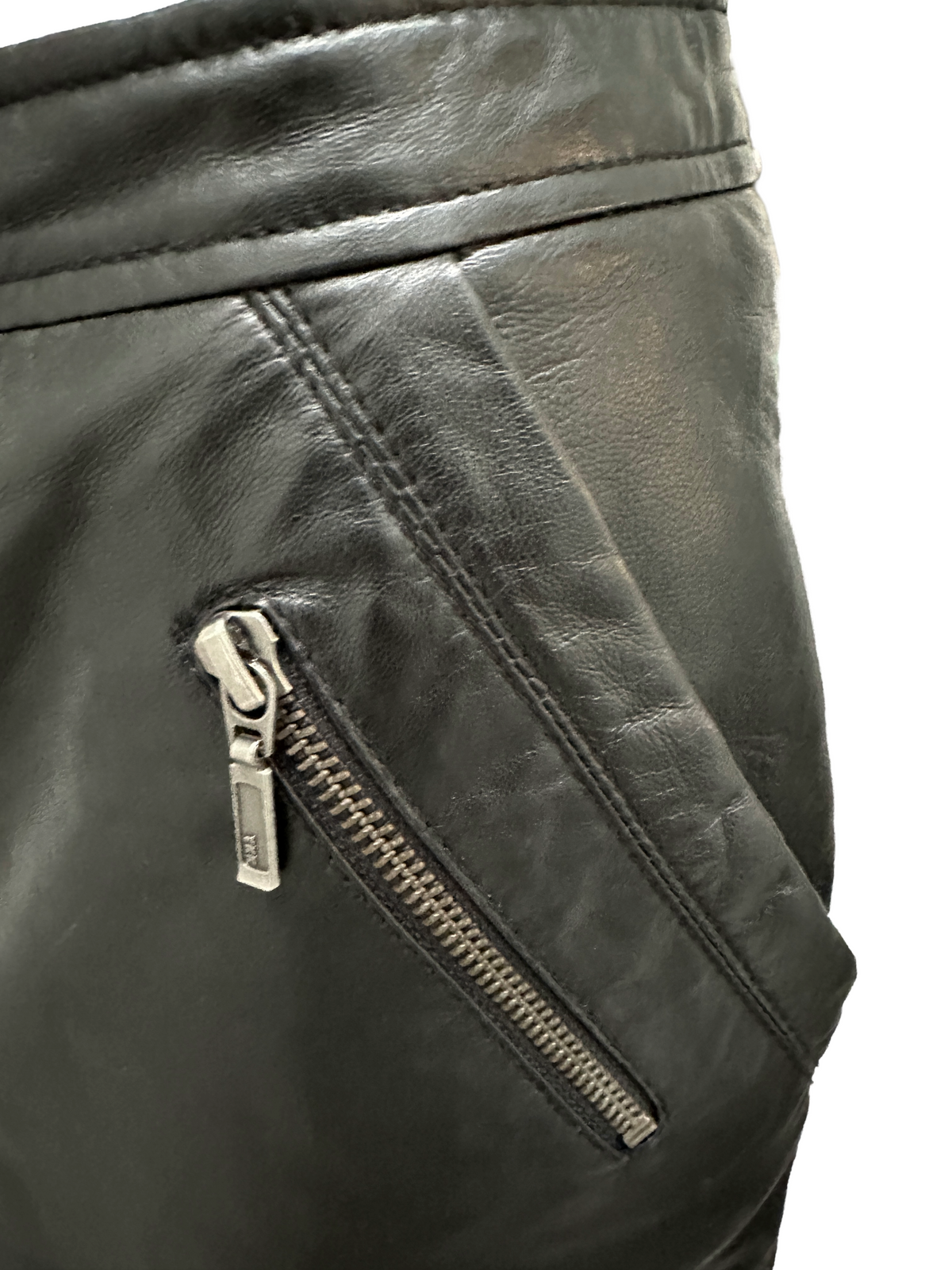 Berenice Black leather skirt with silver zip - size 36