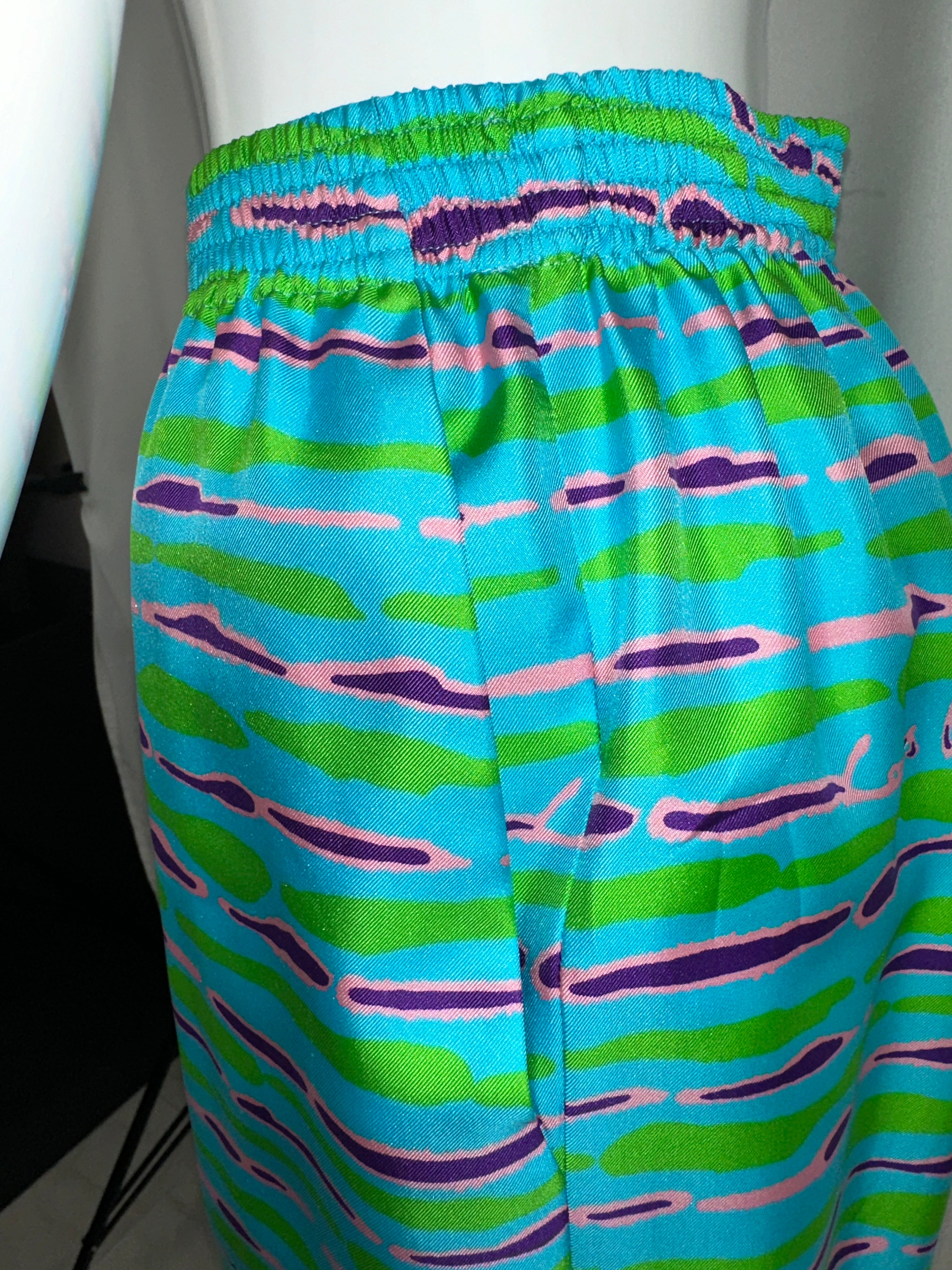 Louis Vuitton blue silk shorts with green, pink and purple shapes - size 34