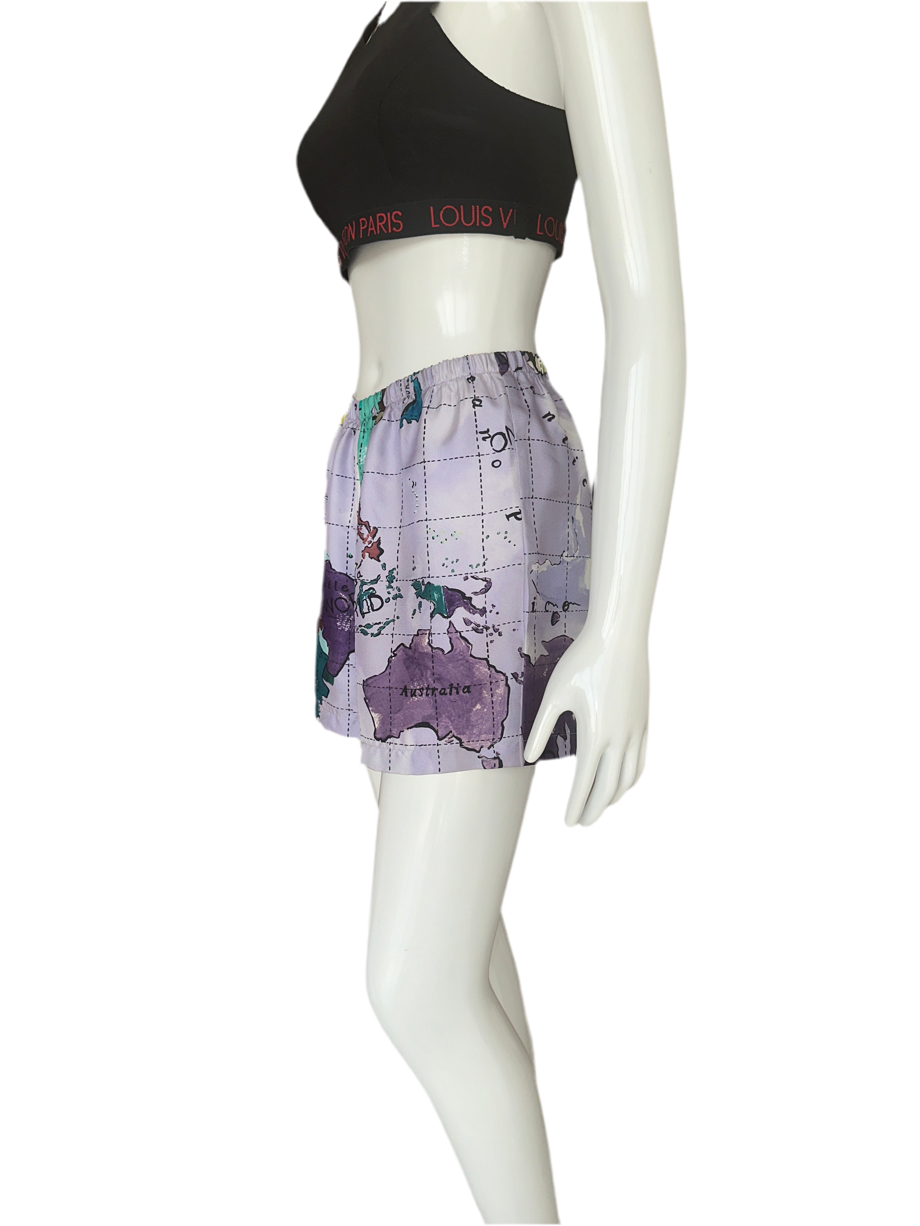 Laura Urbinati shorts with world print - size 40