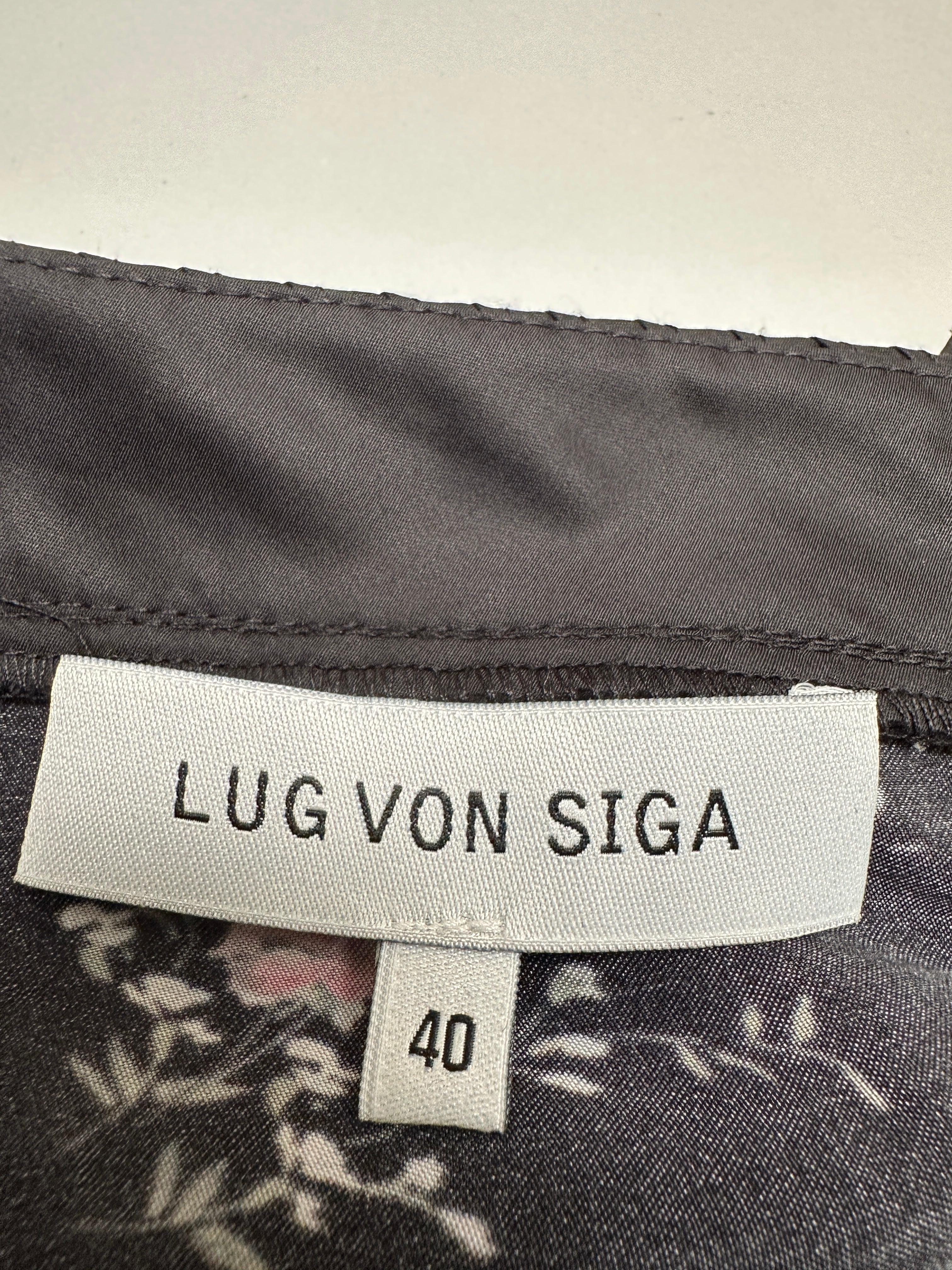 Lug Von Siga black ruffled top with floral motif - size 40
