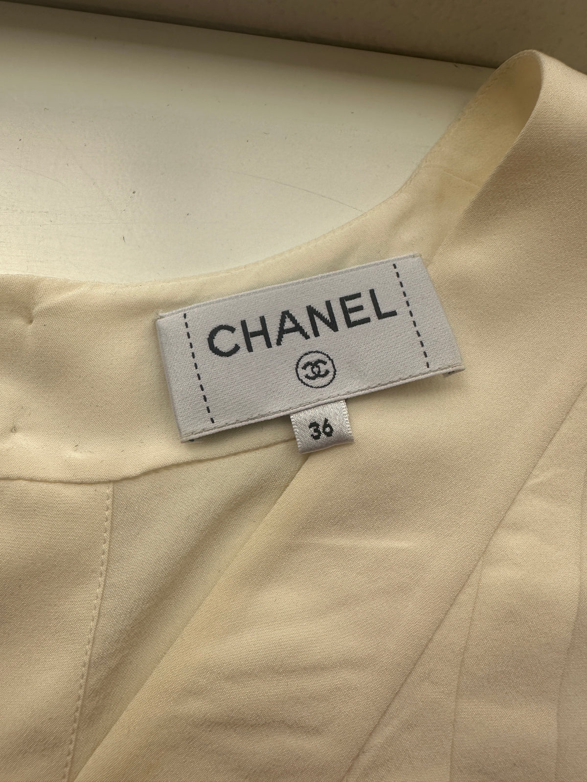 Chanel white V-neck top - size 36