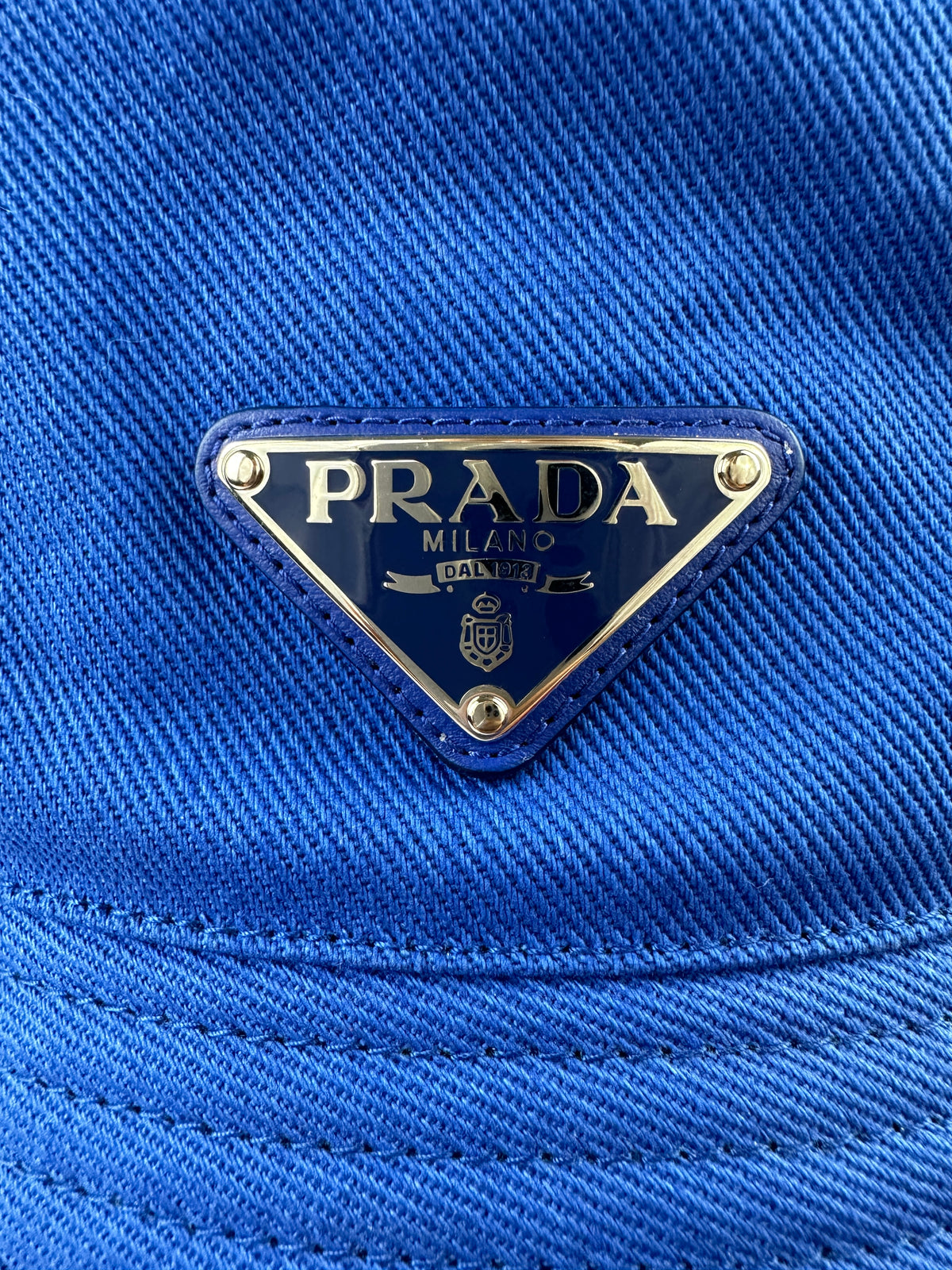 Prada blue logo plaque bucket hat - 59 cm