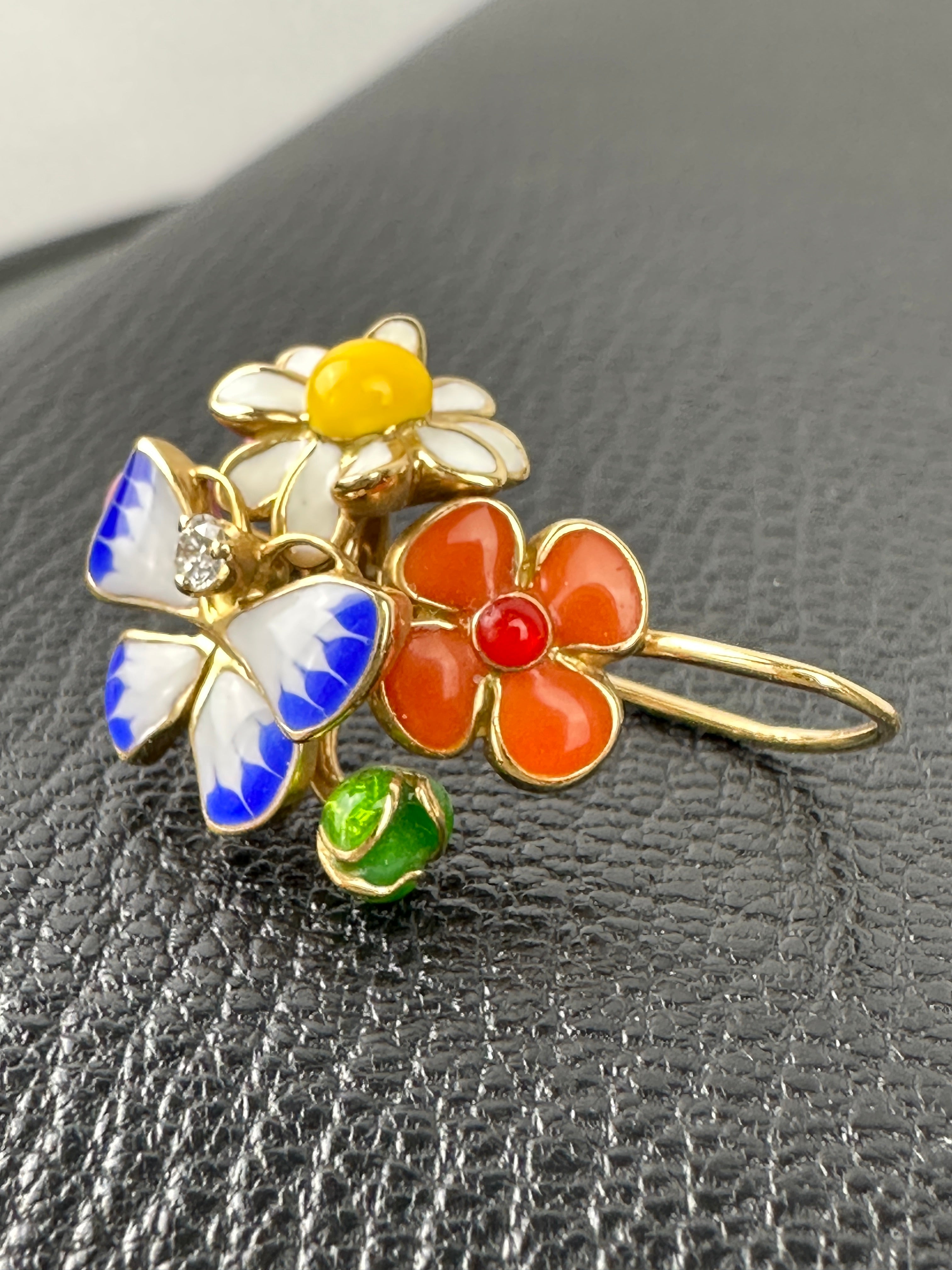 Gold earrings collection Diorette and Milli Carnivora