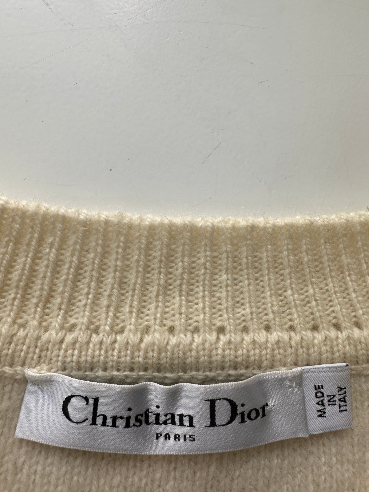 Dior white sweater with "J'adior 8" on the back - size 36