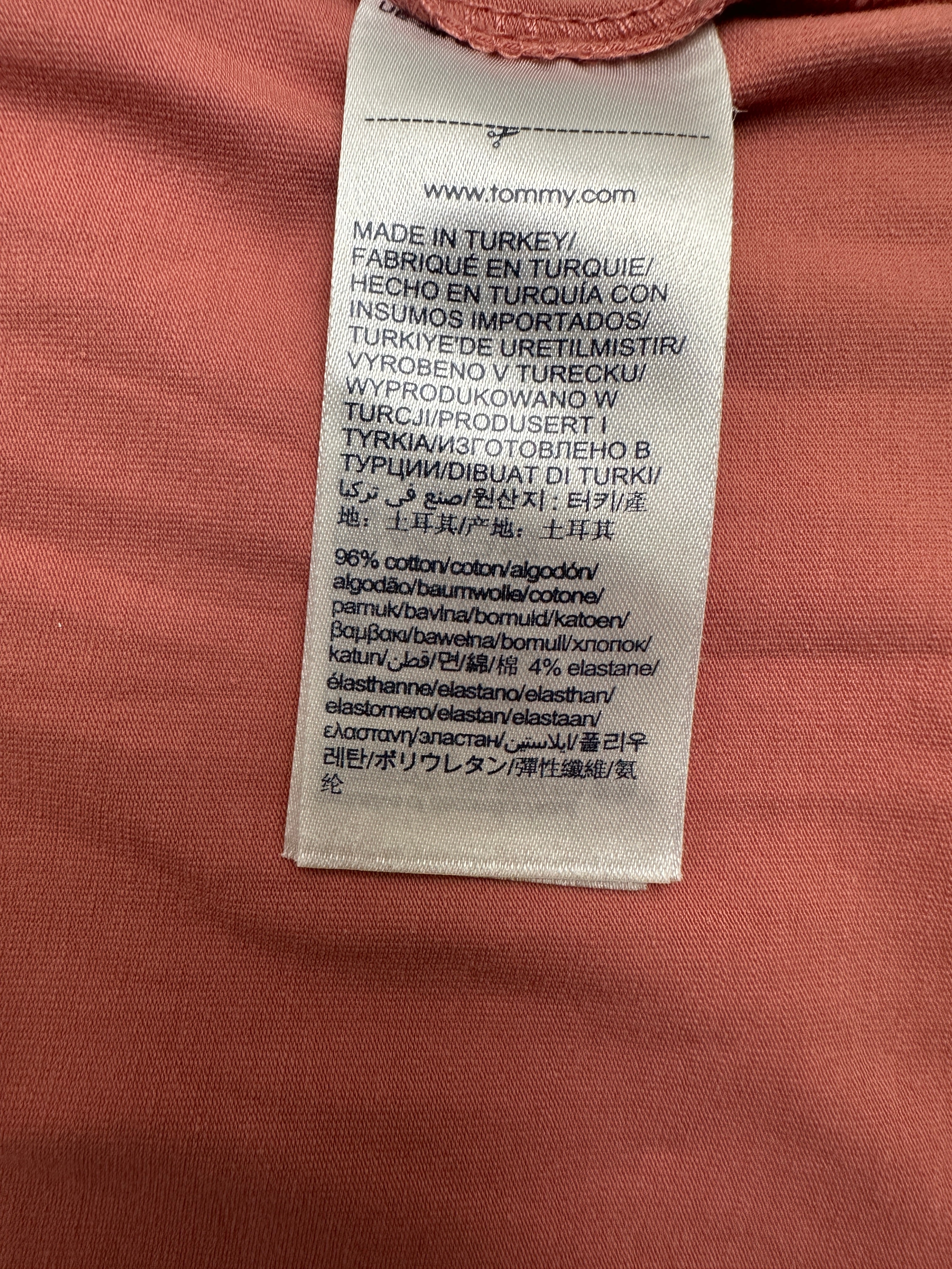 Tommy Hilfiger coral flag logo t-shirt - size M