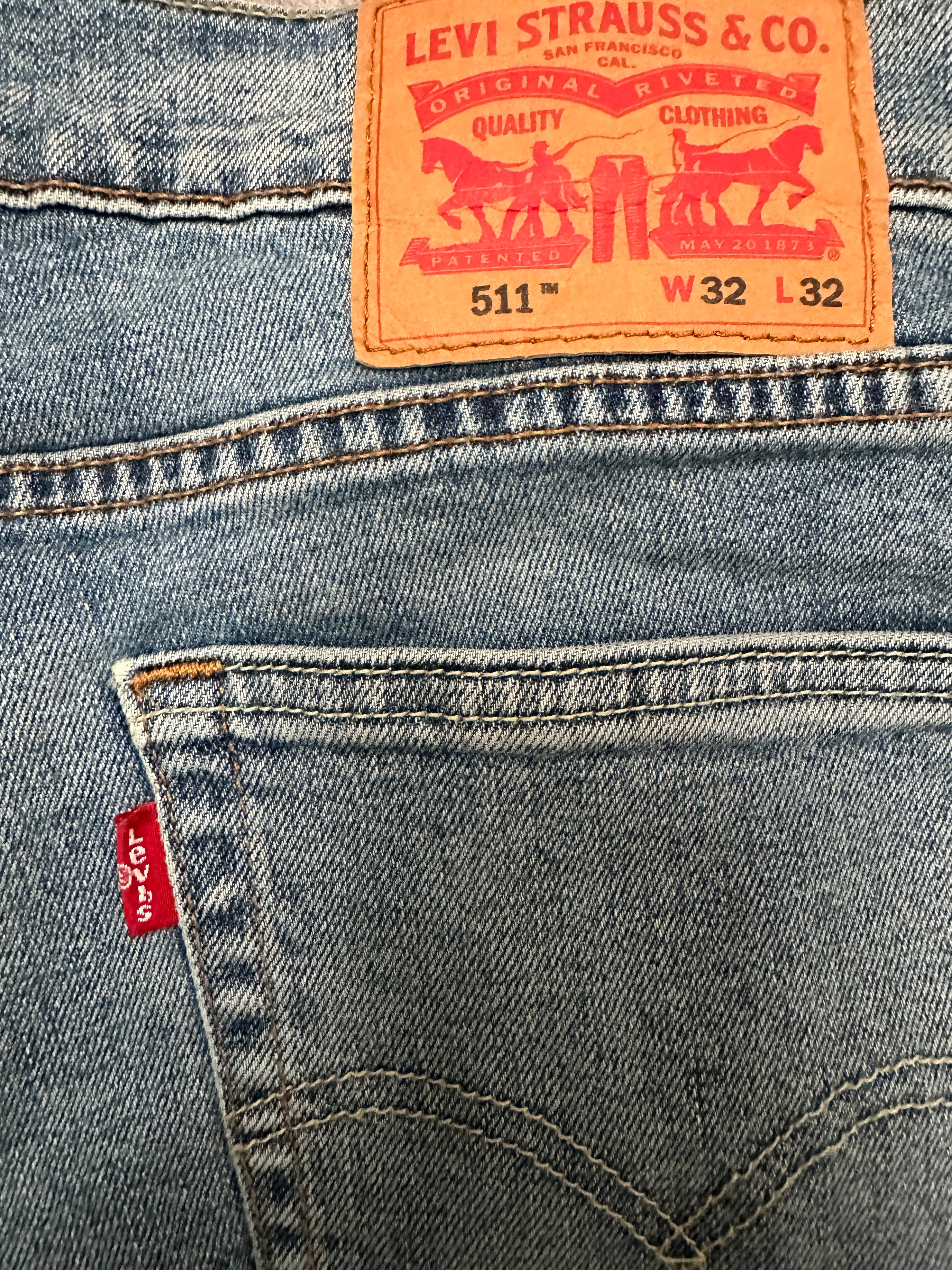 Levi's 511 slim jeans light wash - size W32 L32