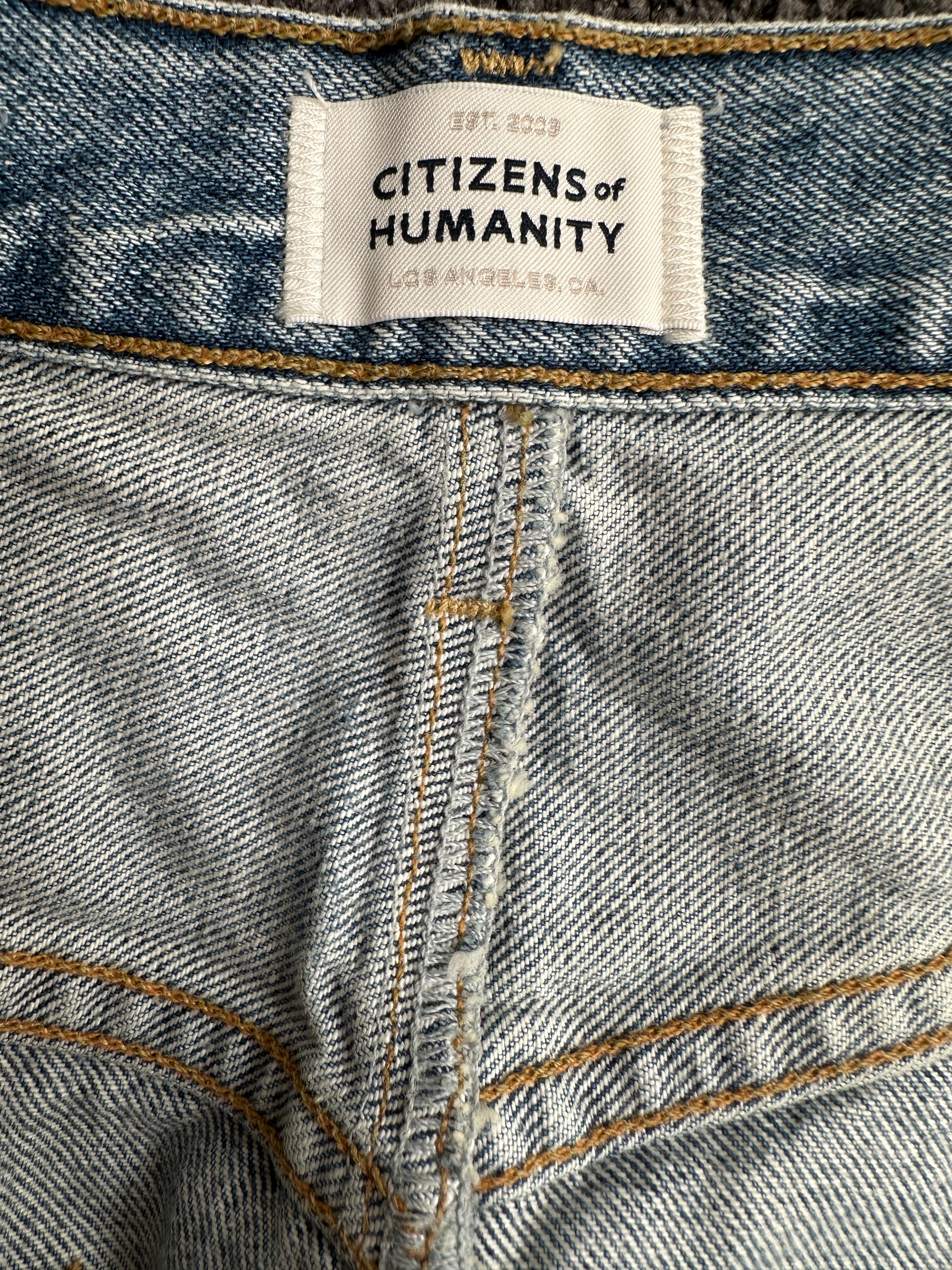 Citizens of Humanity light wash denim midi skirt - size 28