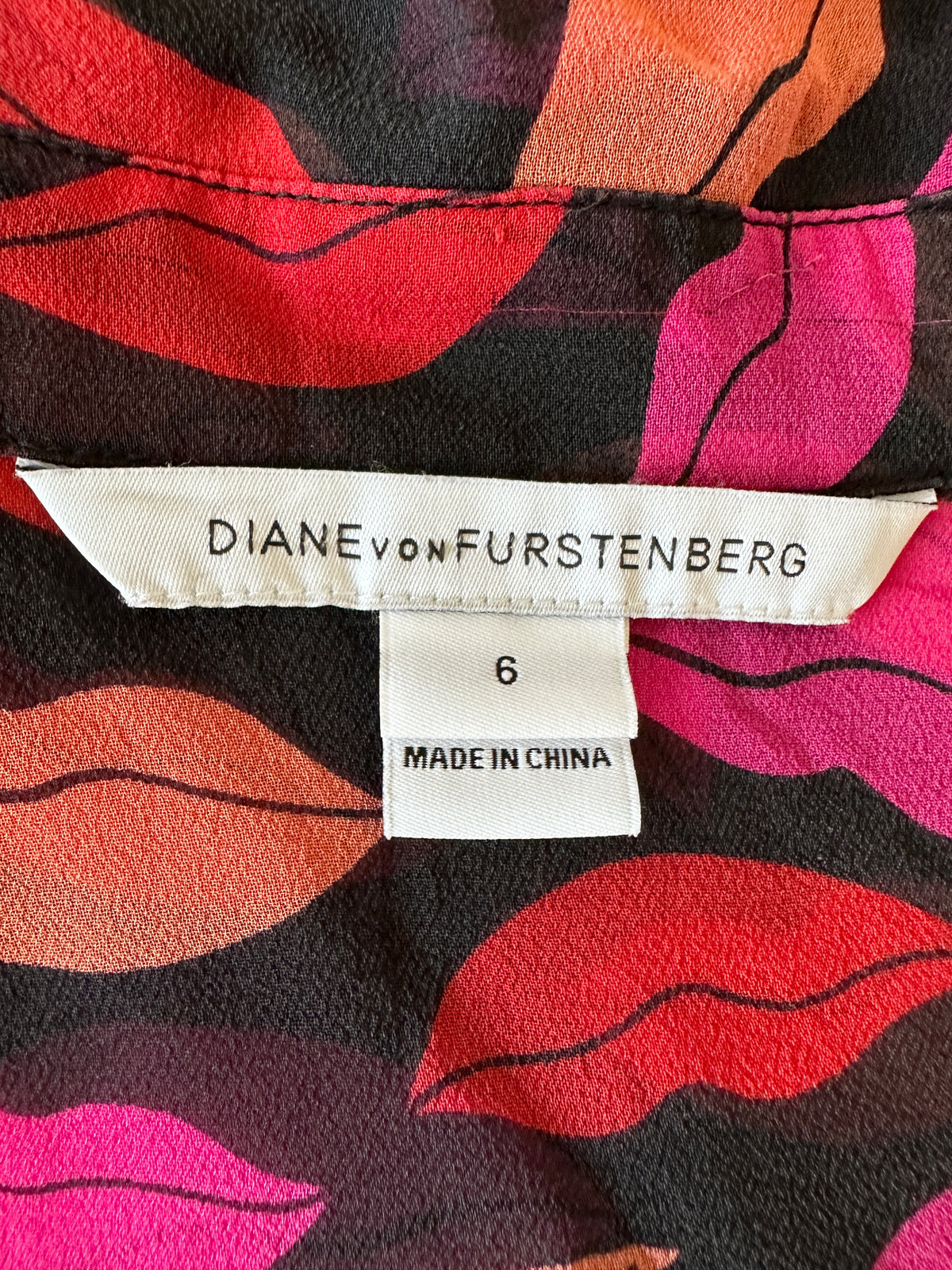 Diane Von Furstenberg black shirt with lip pattern - size 38