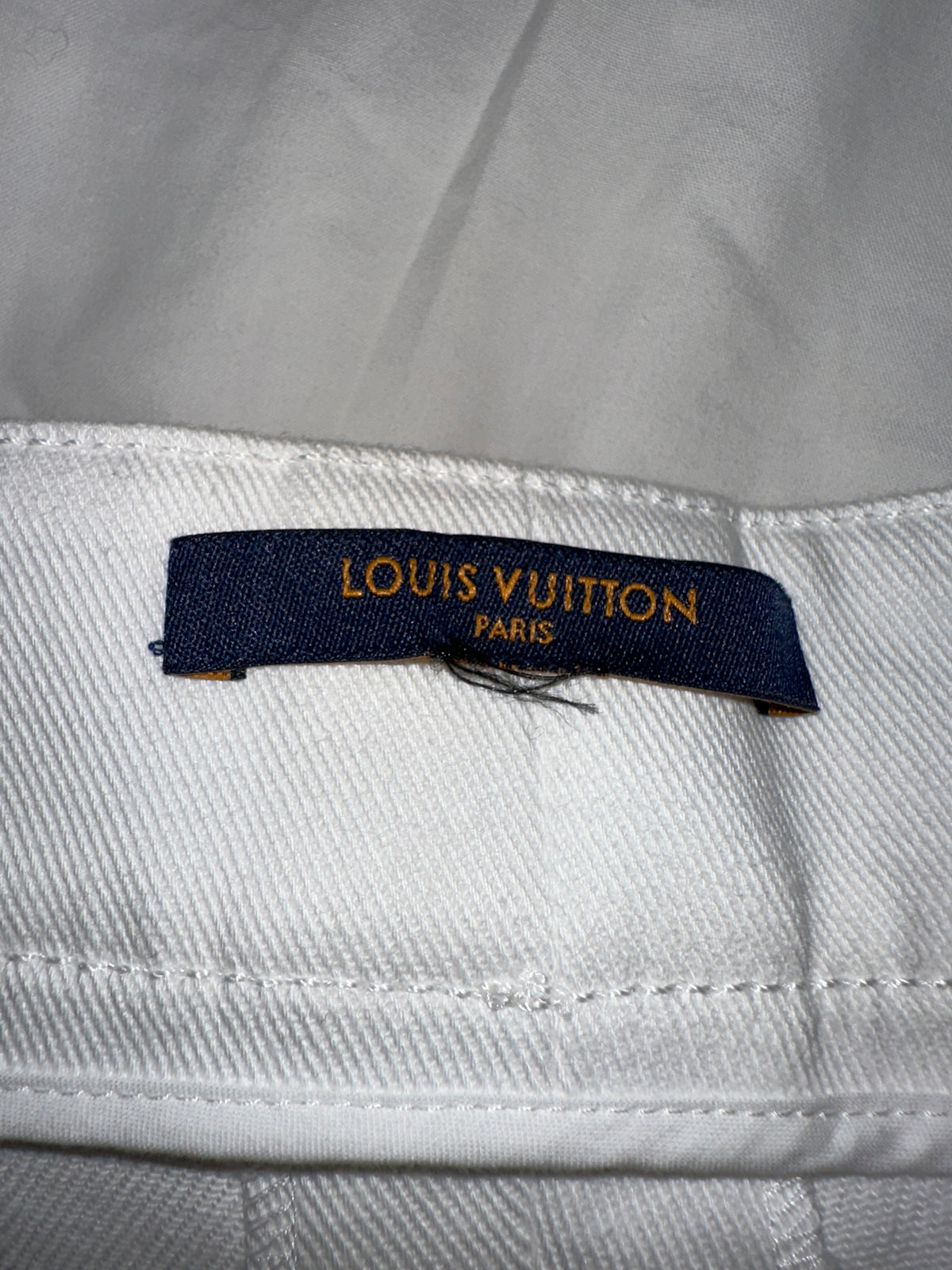 Louis Vuitton white shorts - size 42