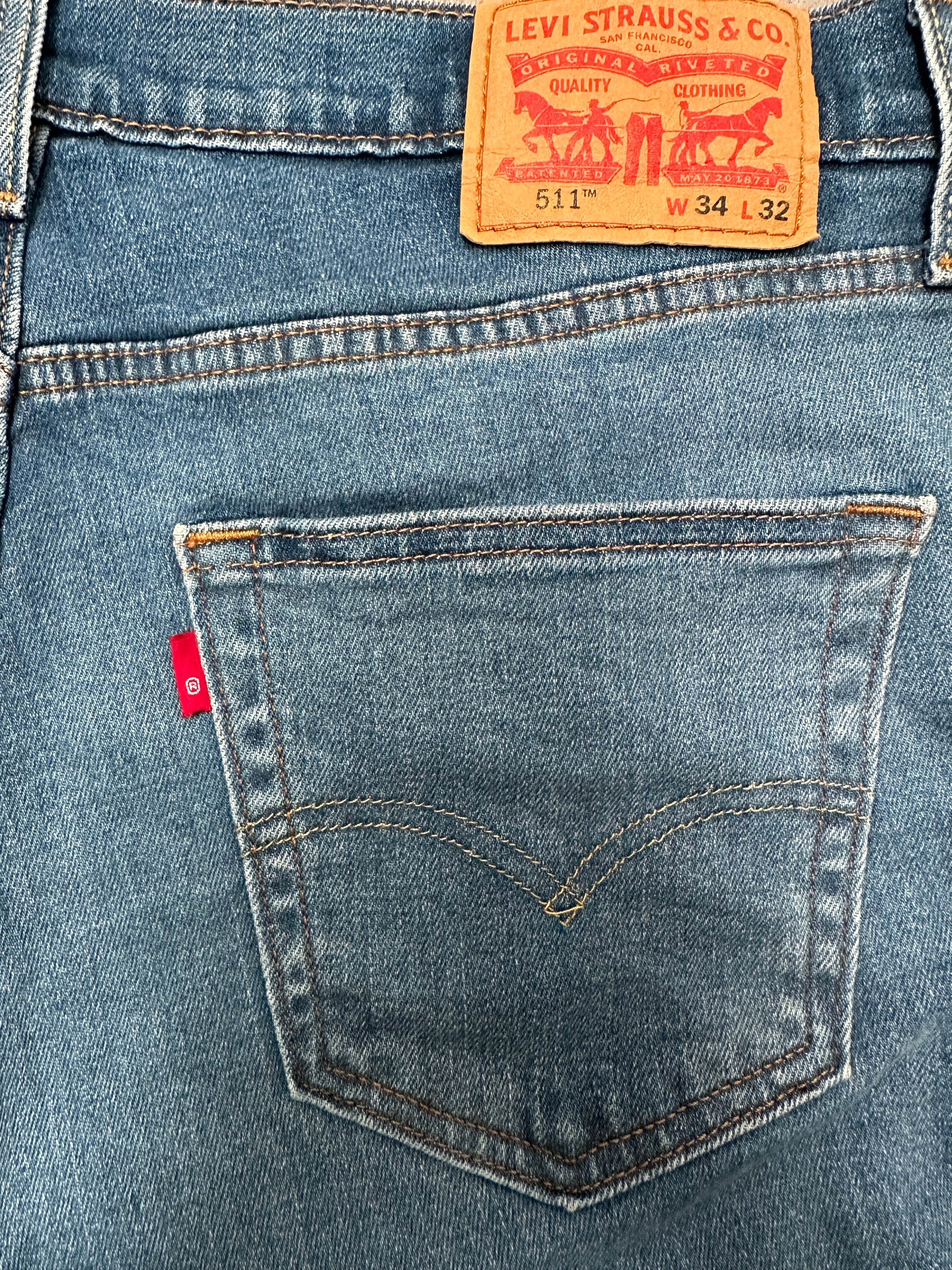Levi's 511 blue slim jeans - size W34 L32