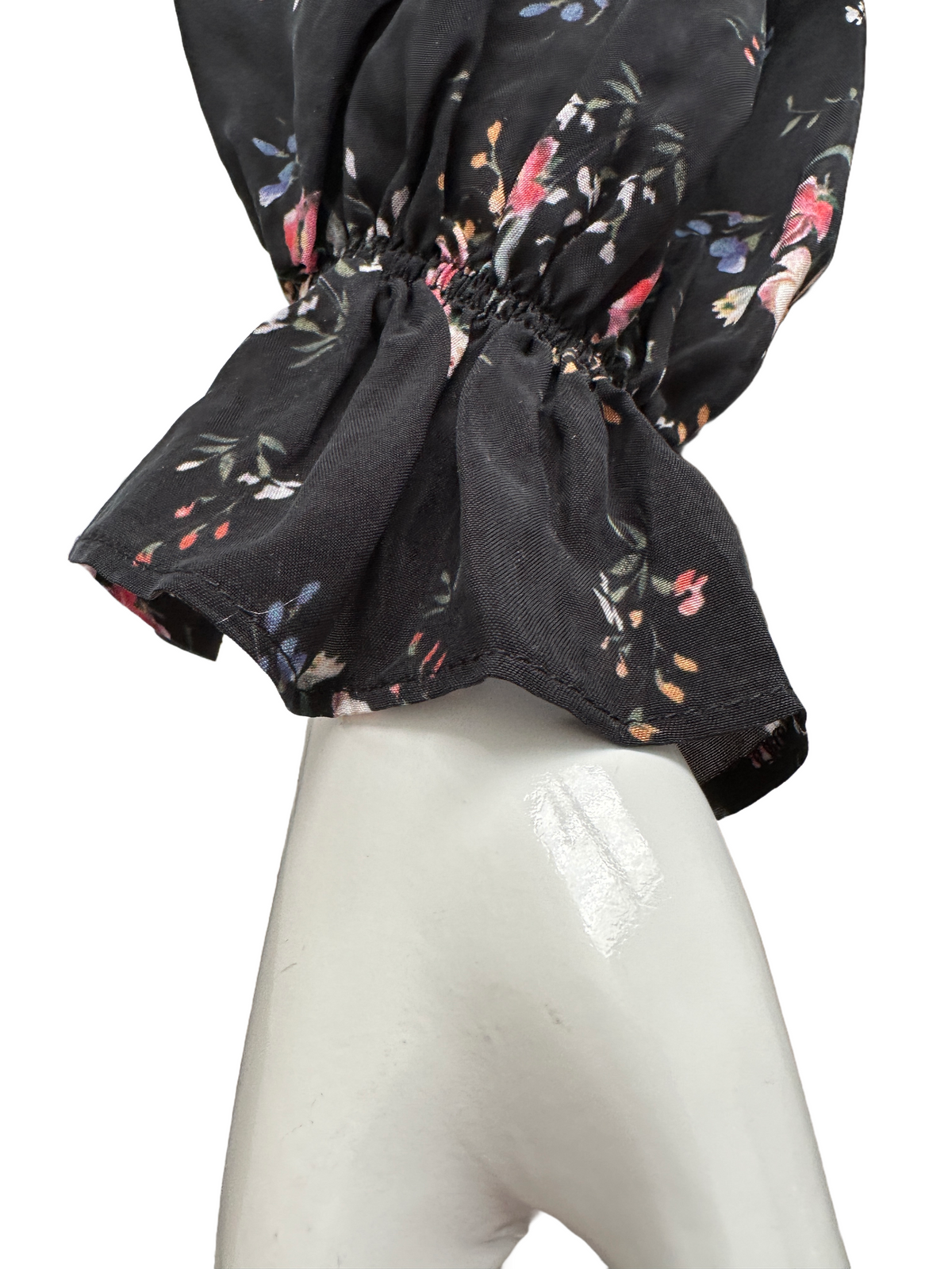 Lug Von Siga black ruffled top with floral motif - size 40