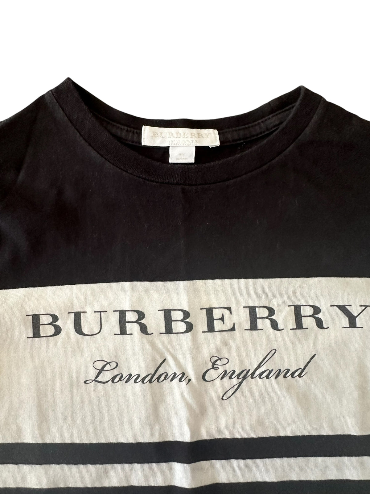 Burberry tee shirt - 6Y